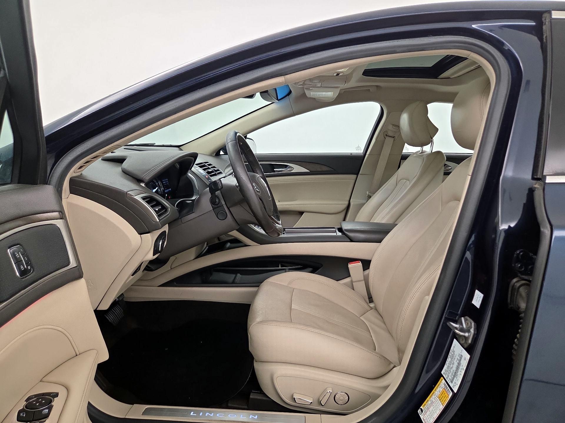 Thumbnail: 2017 Lincoln MKZ - 11