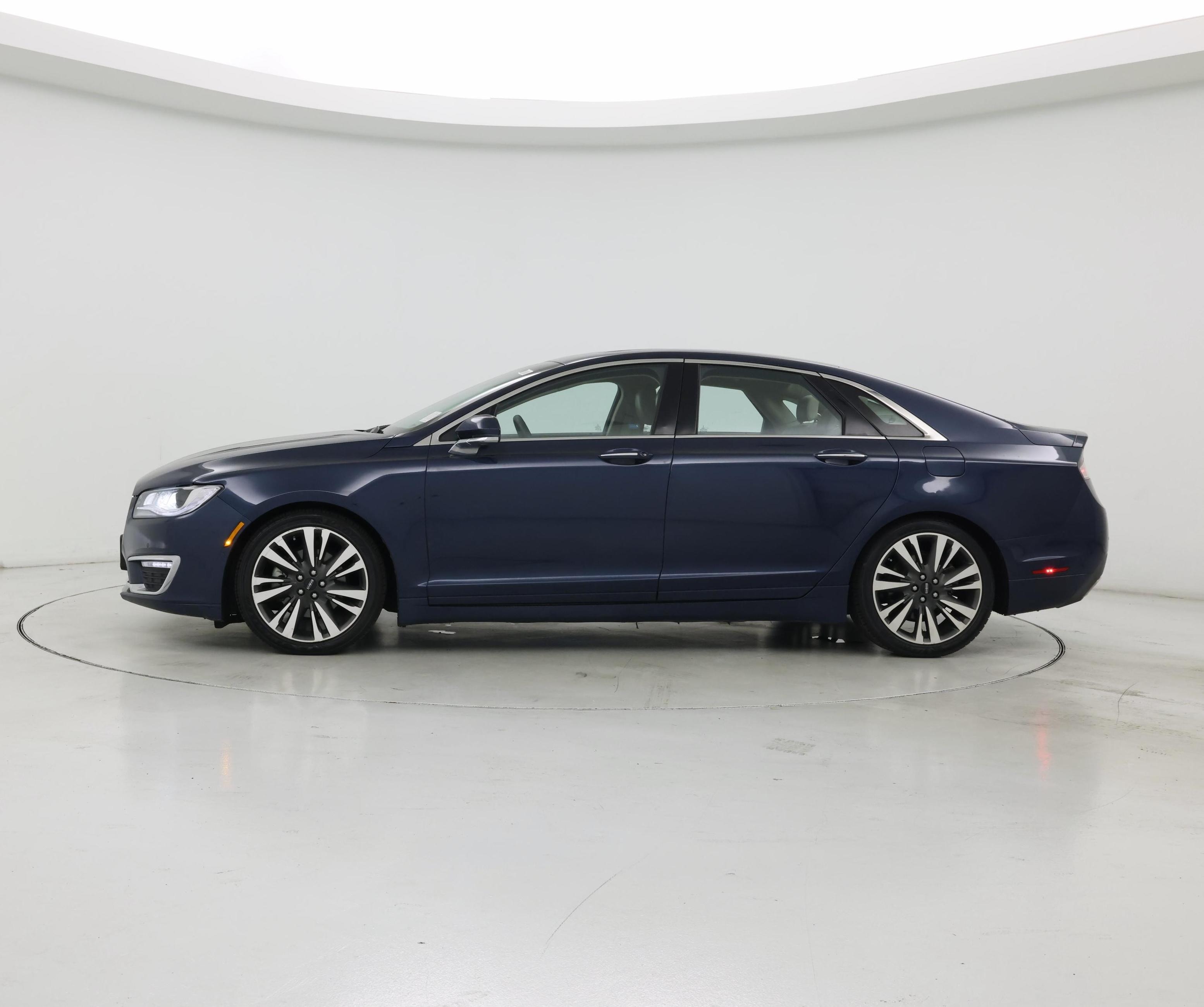 Thumbnail: 2017 Lincoln MKZ - 3
