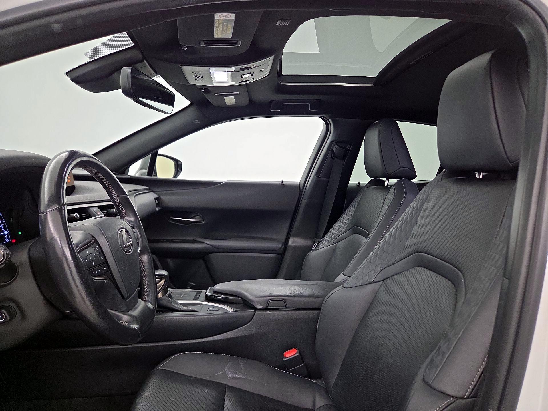 Thumbnail: 2019 Lexus UX - 20