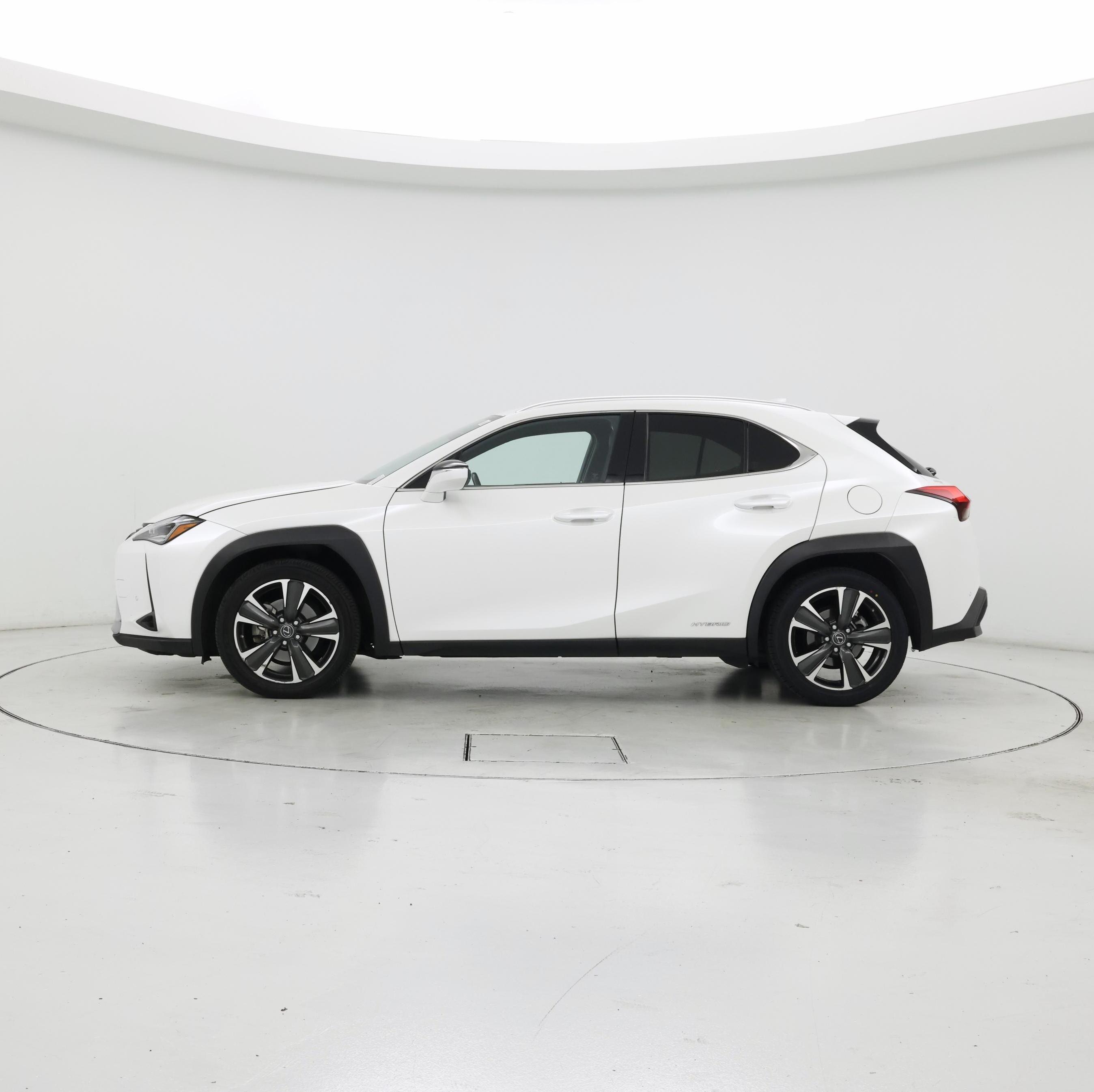 Thumbnail: 2019 Lexus UX - 3