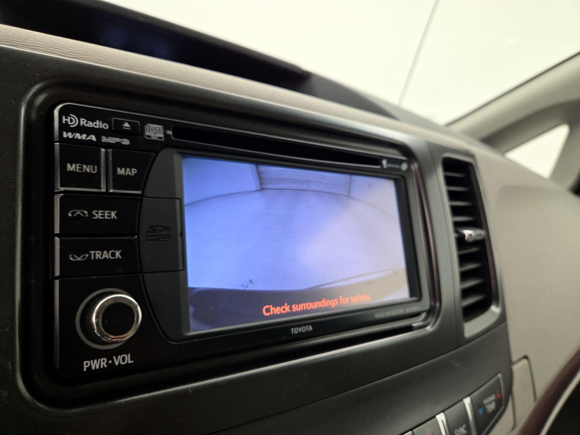 Thumbnail: 2014 Toyota Sienna - 15