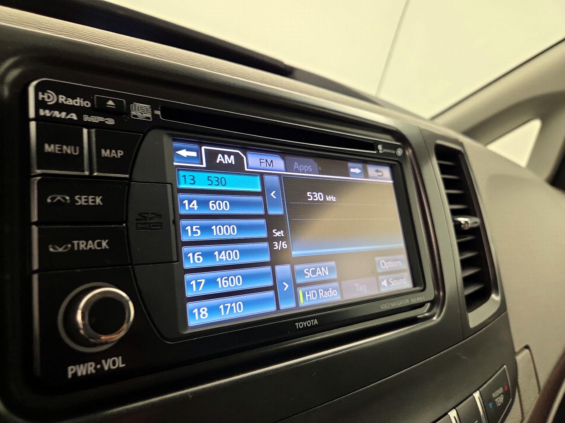 Thumbnail: 2014 Toyota Sienna - 16