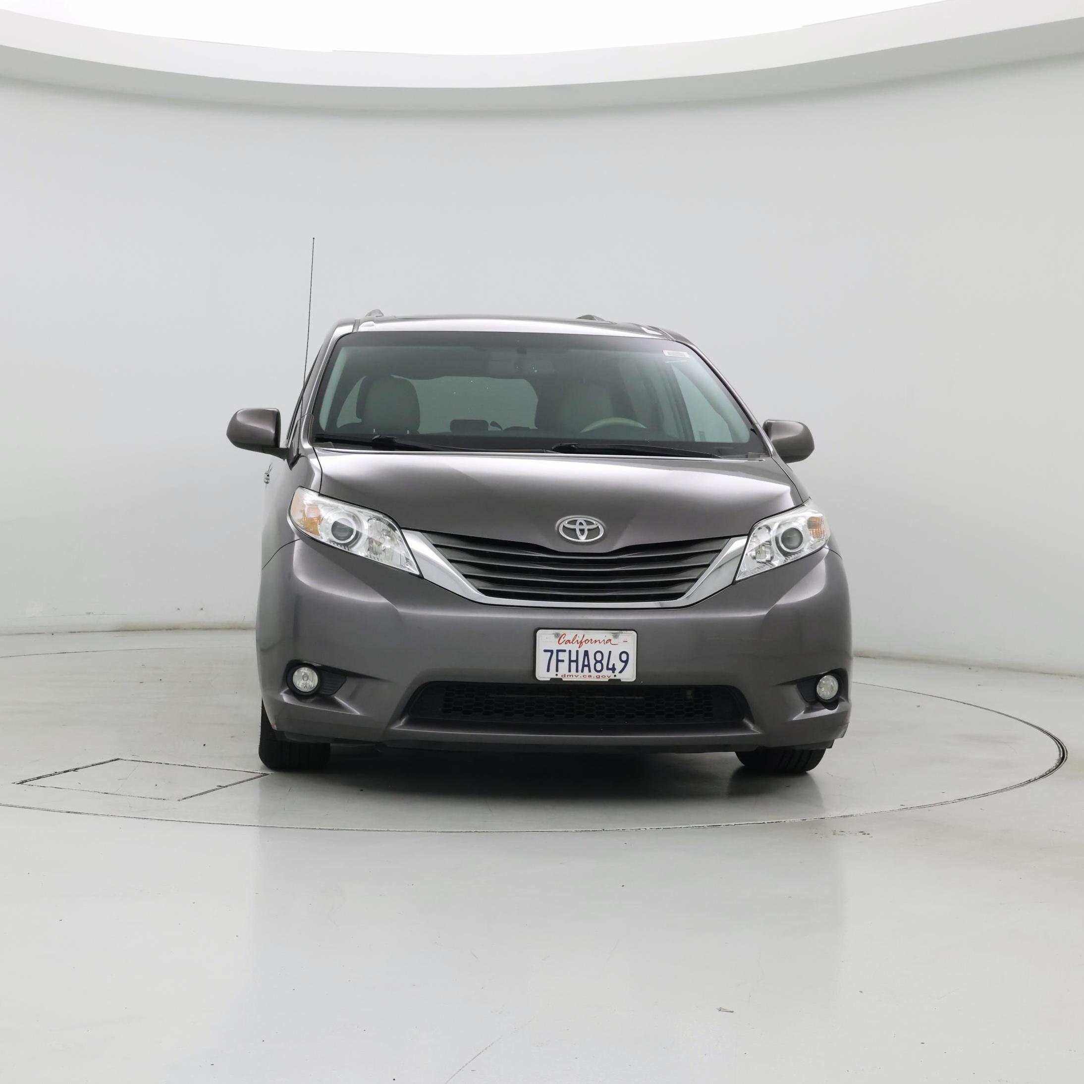 Thumbnail: 2014 Toyota Sienna - 5