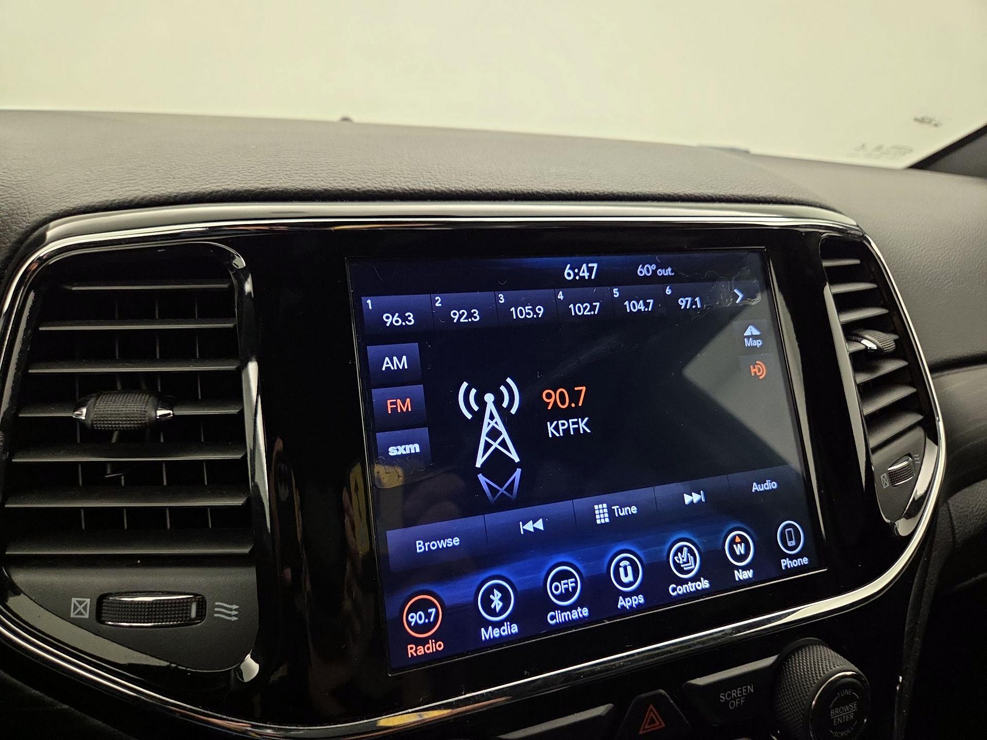 Thumbnail: 2019 Jeep Grand Cherokee - 16