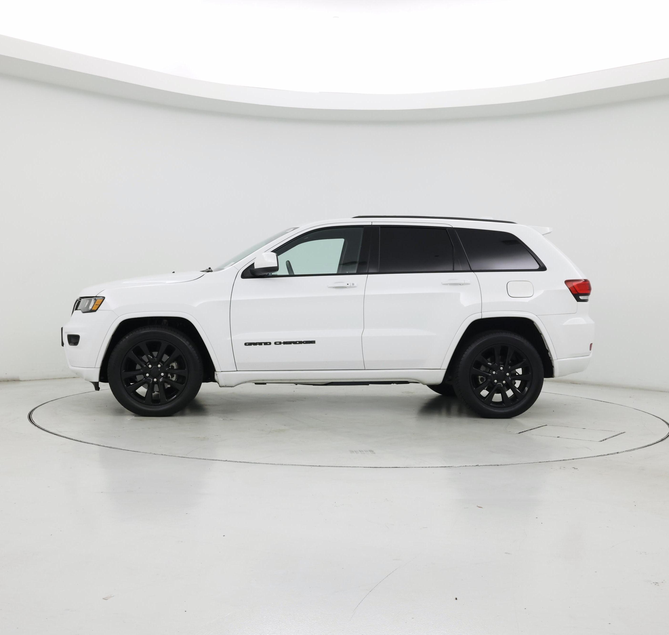 Thumbnail: 2019 Jeep Grand Cherokee - 3
