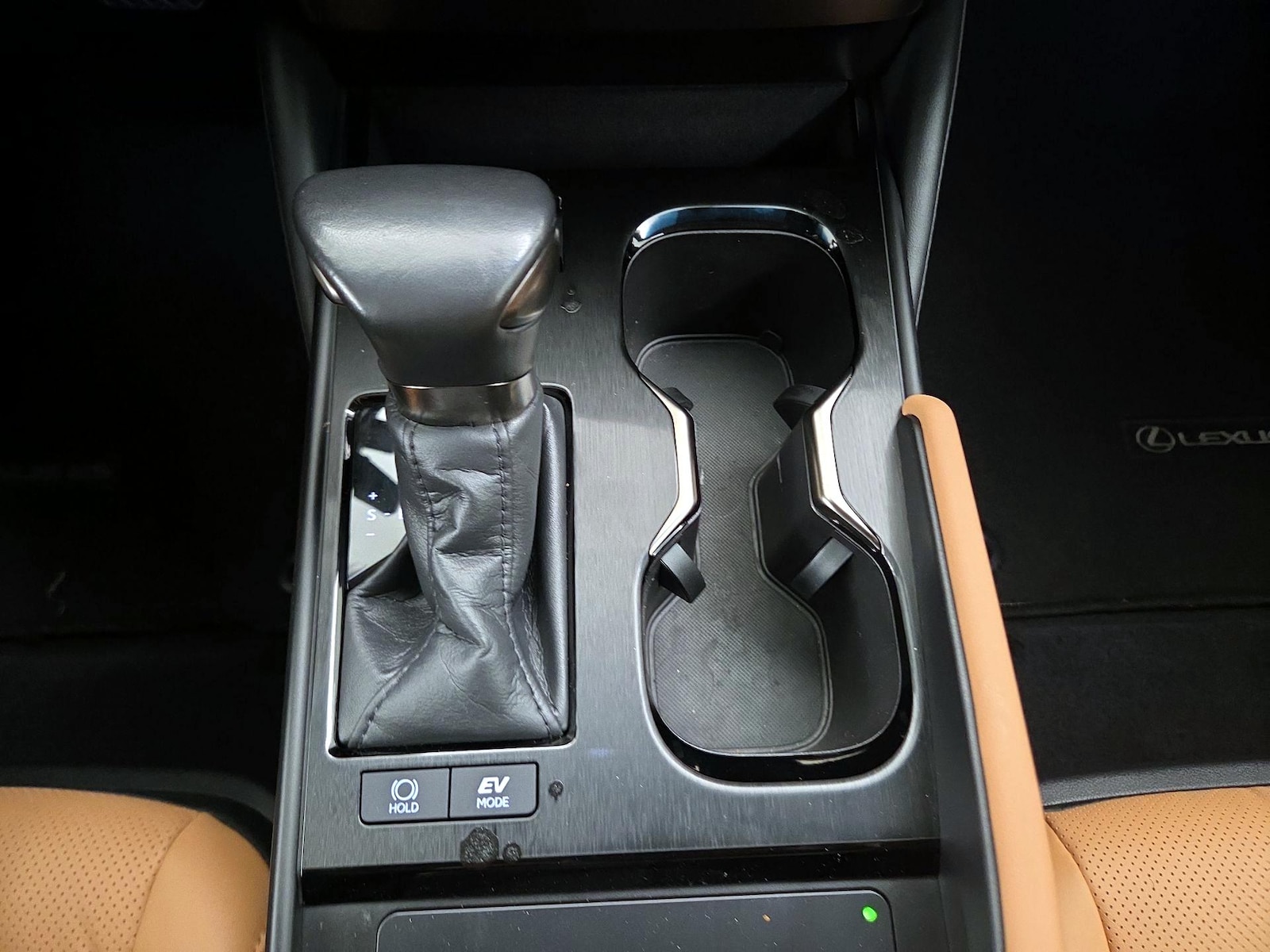 2024 Lexus ES Hybrid 300h - Photo 18