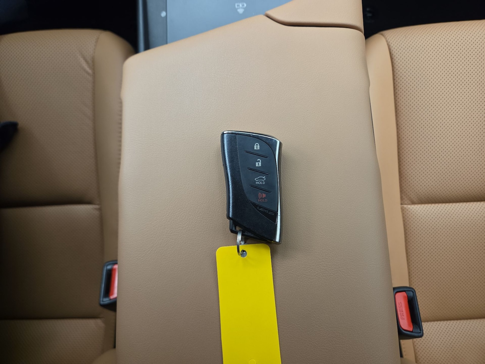 2024 Lexus ES Hybrid 300h - Photo 24