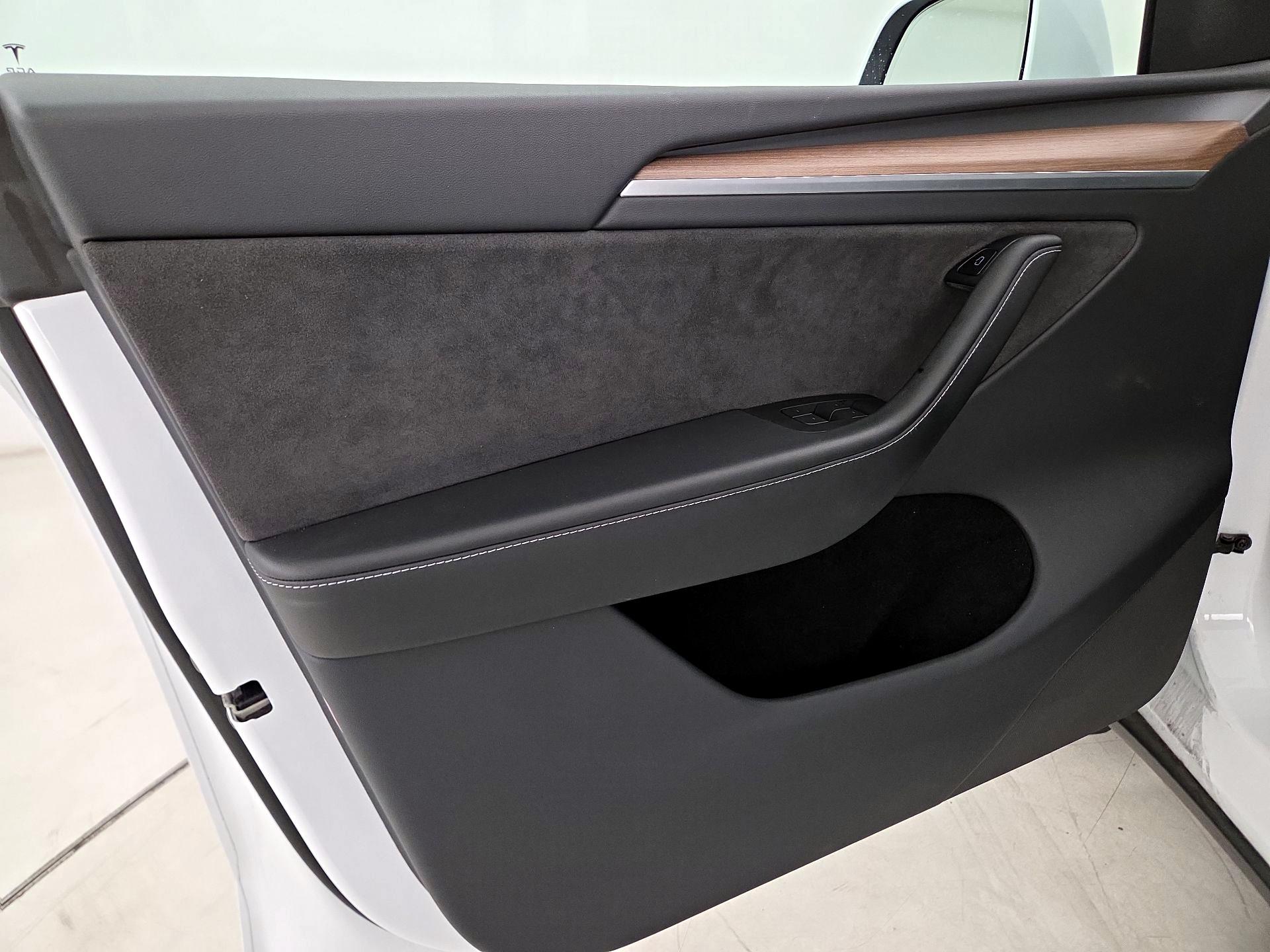 Thumbnail: 2023 Tesla Model Y - 12