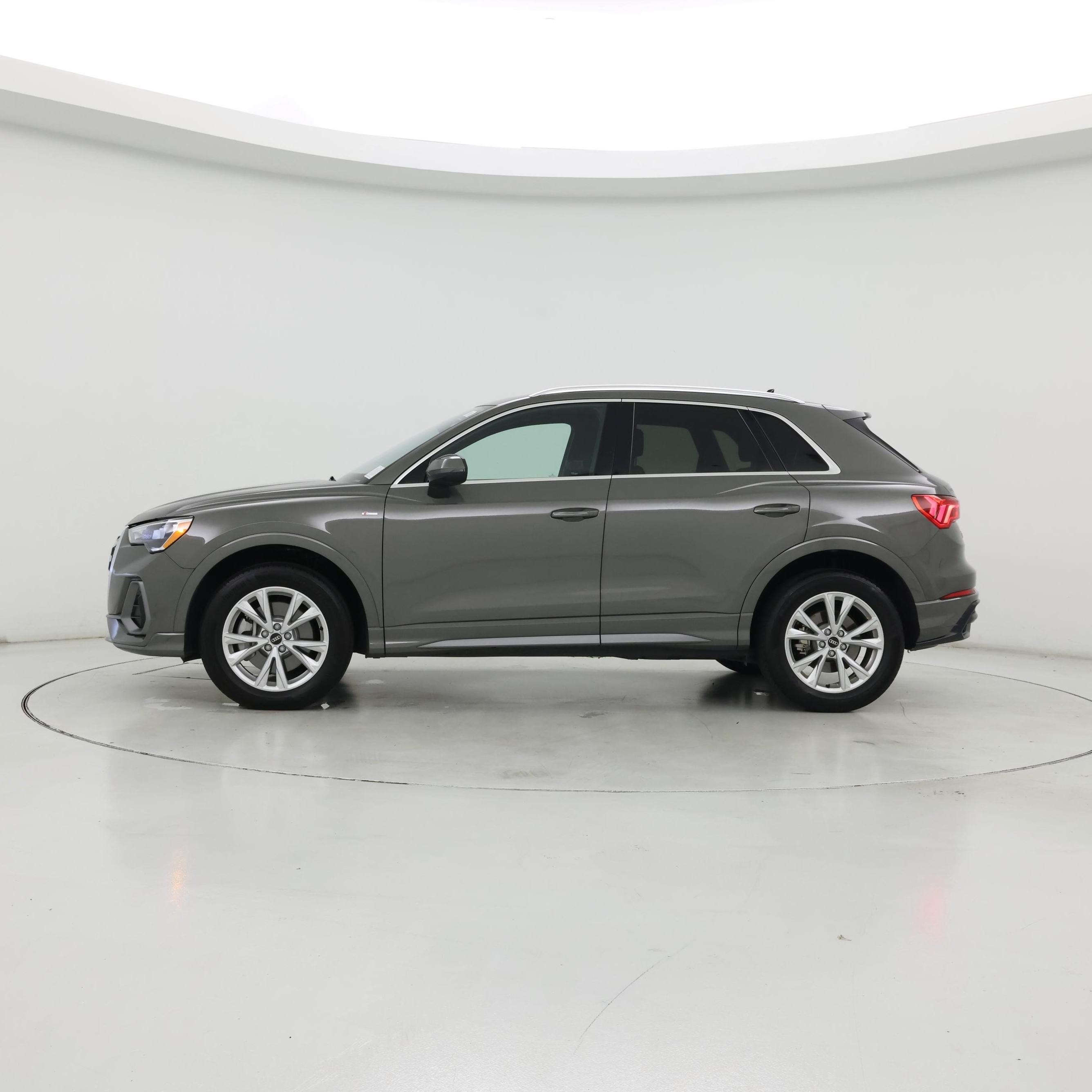 Thumbnail: 2022 Audi Q3 - 3