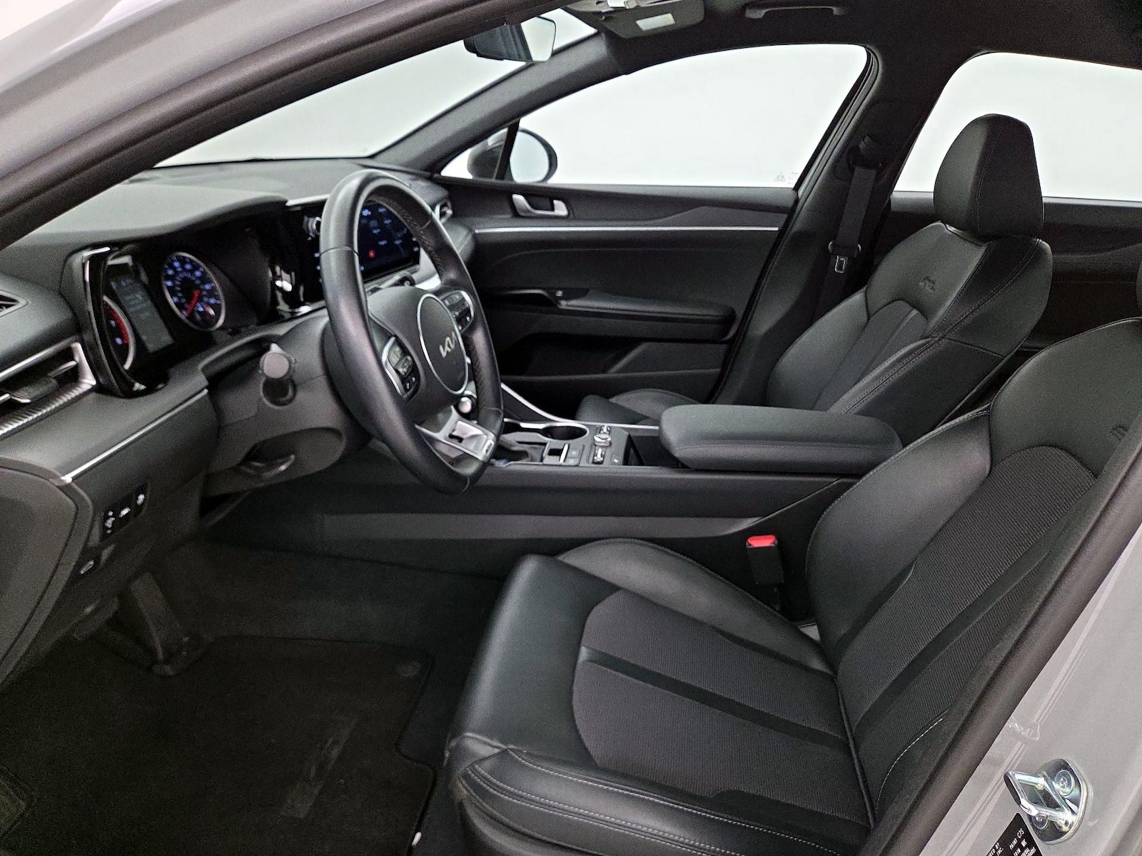 2024 Kia K5 GT-Line - Photo 12