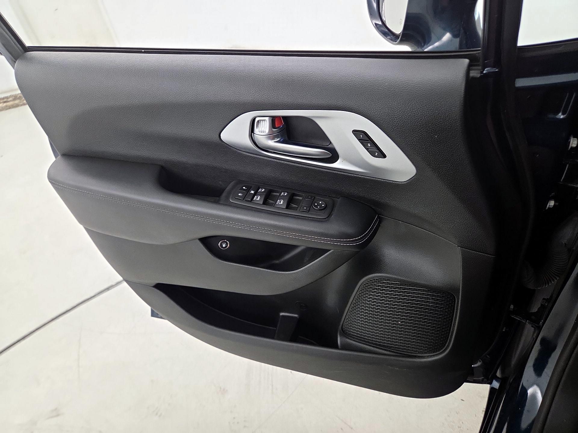 Thumbnail: 2022 Chrysler Pacifica - 12