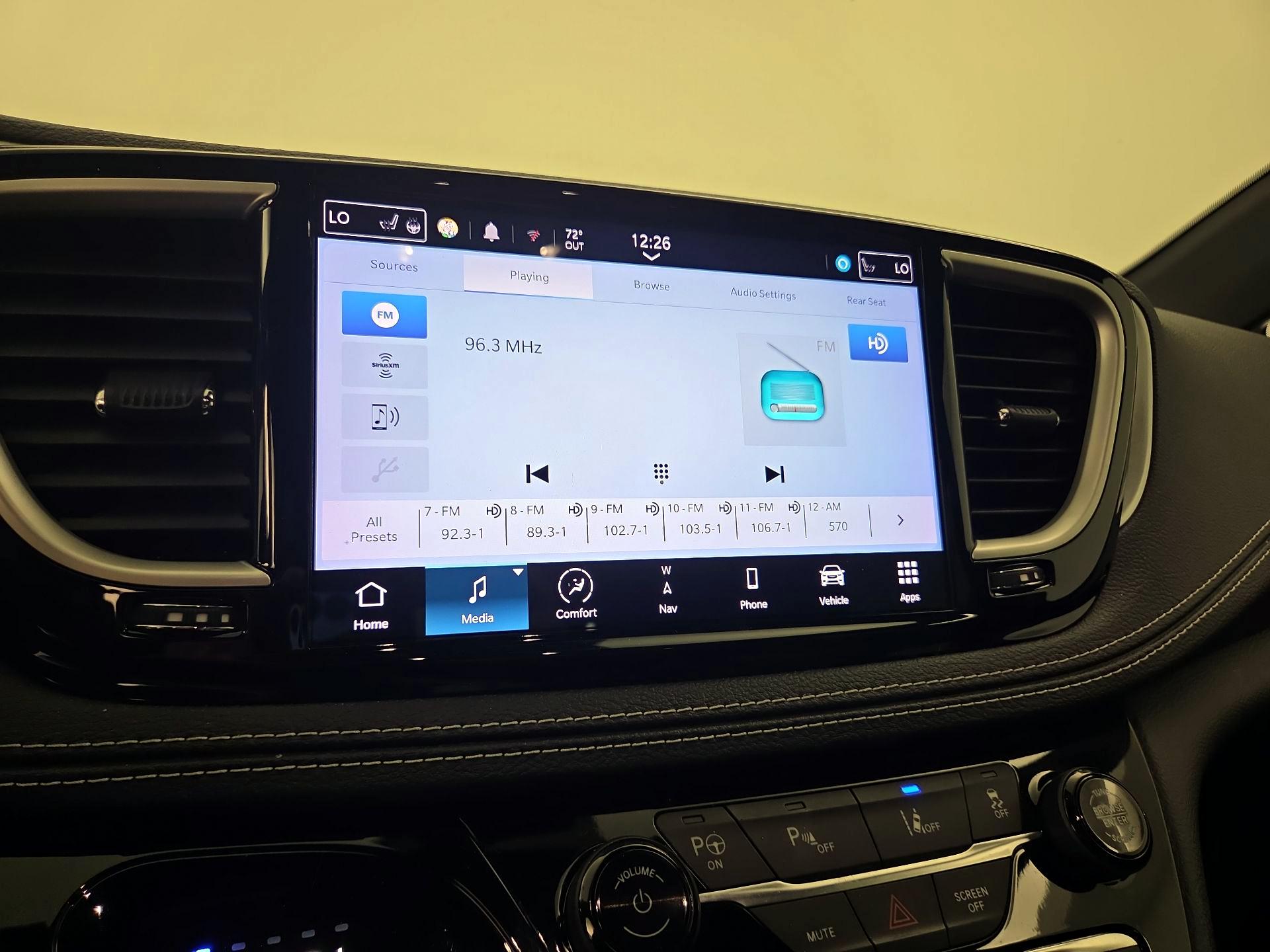 Thumbnail: 2022 Chrysler Pacifica - 16