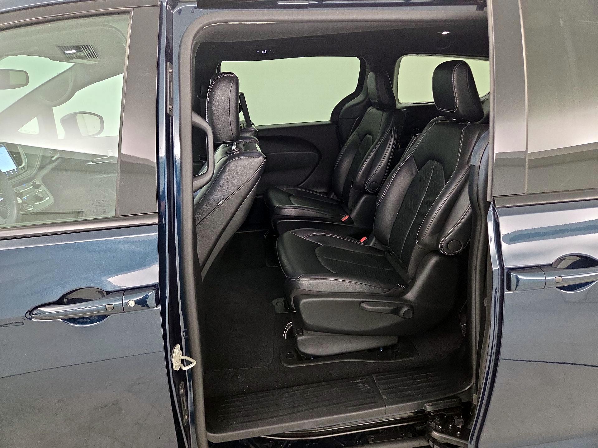 Thumbnail: 2022 Chrysler Pacifica - 20
