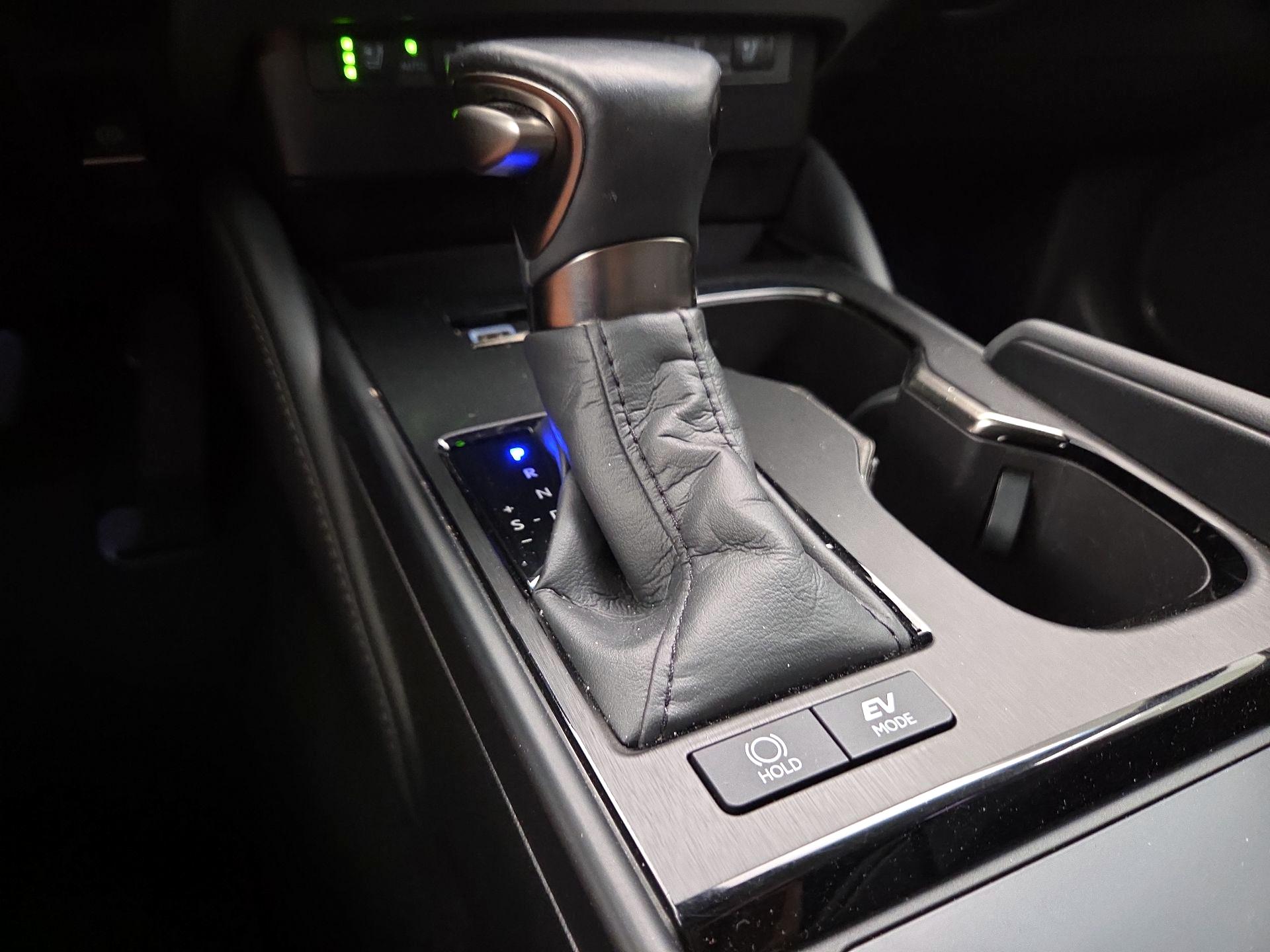 Thumbnail: 2024 Lexus ES - 17