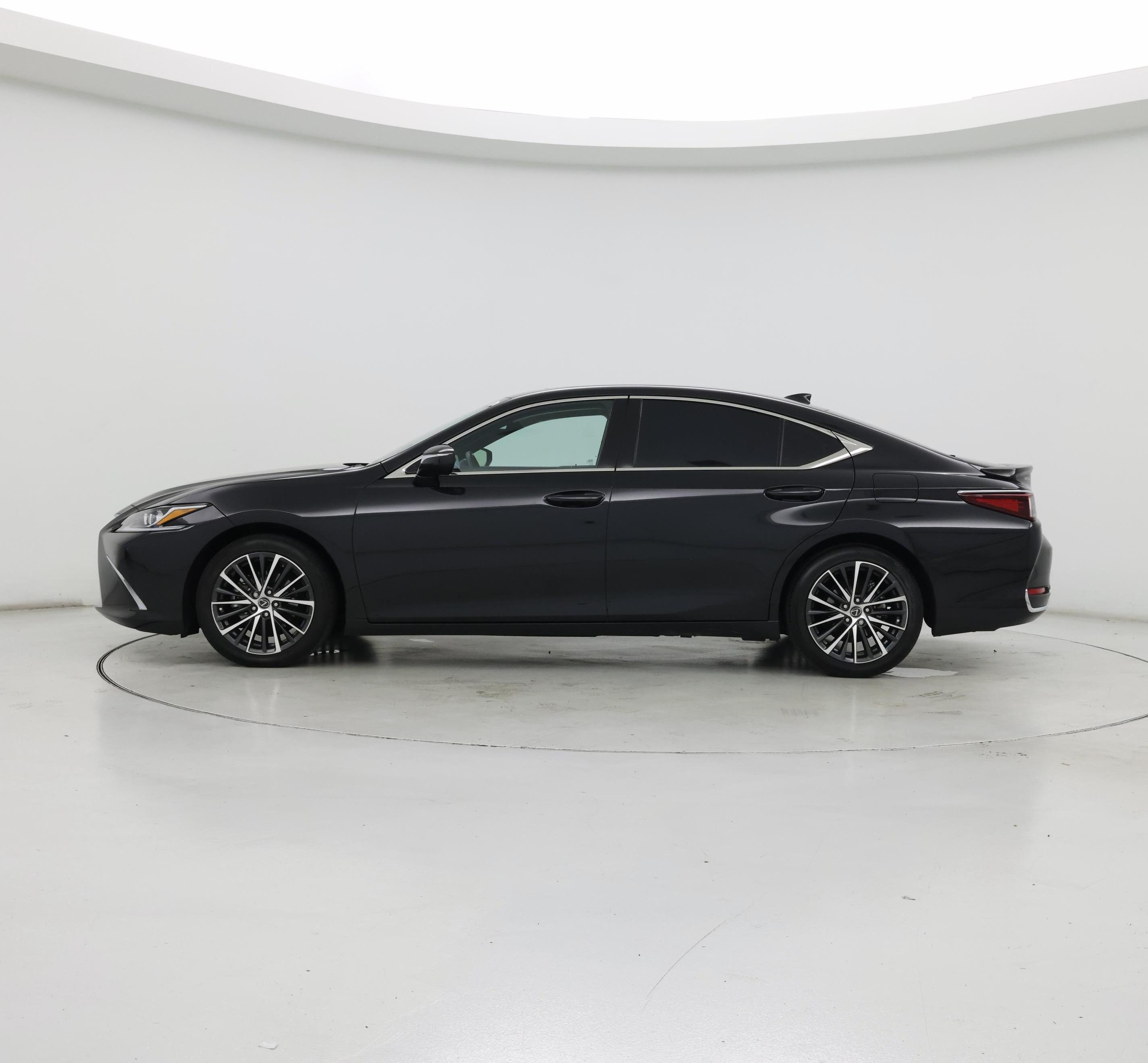 Thumbnail: 2024 Lexus ES - 3