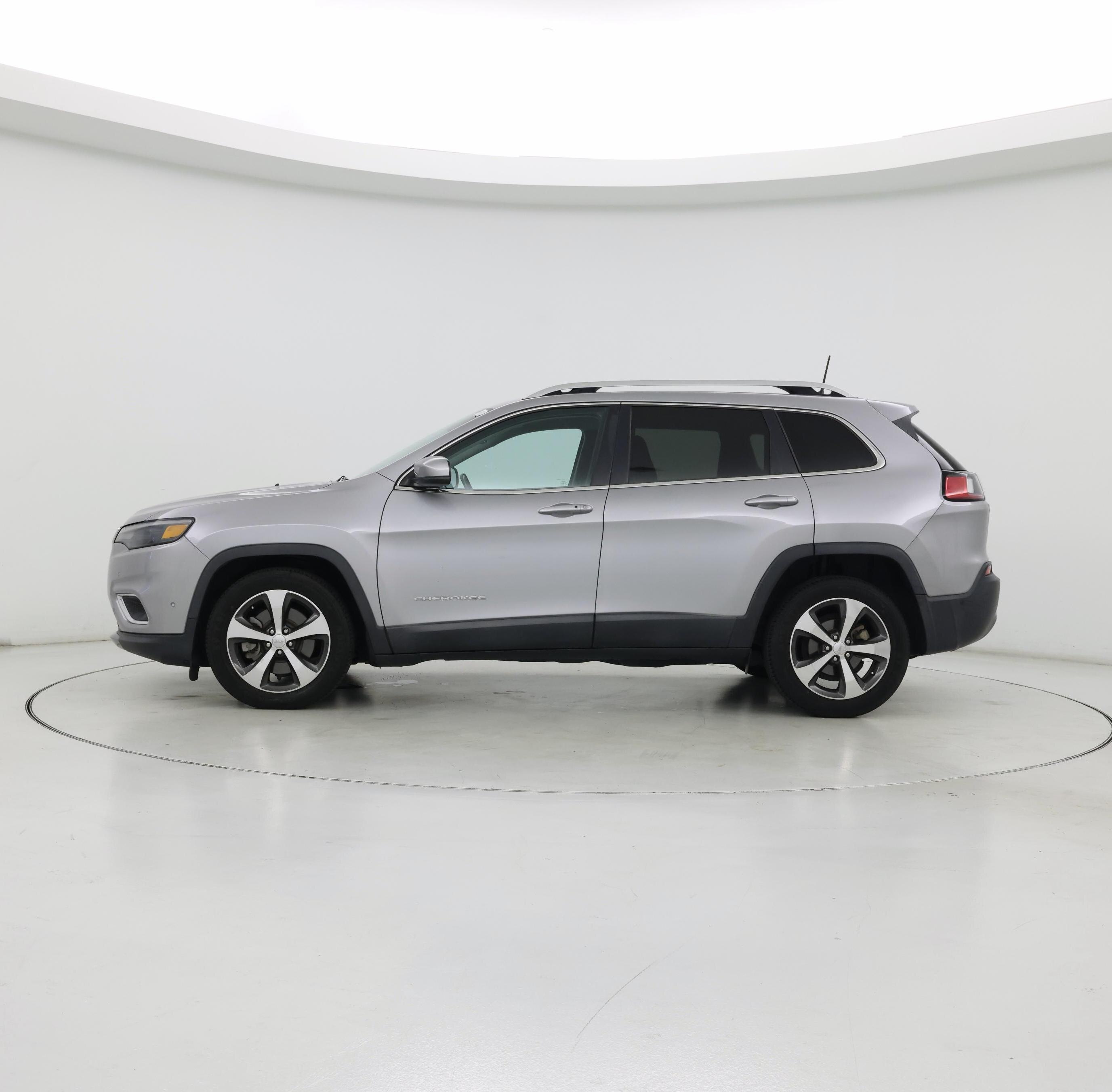 Thumbnail: 2019 Jeep Cherokee - 3