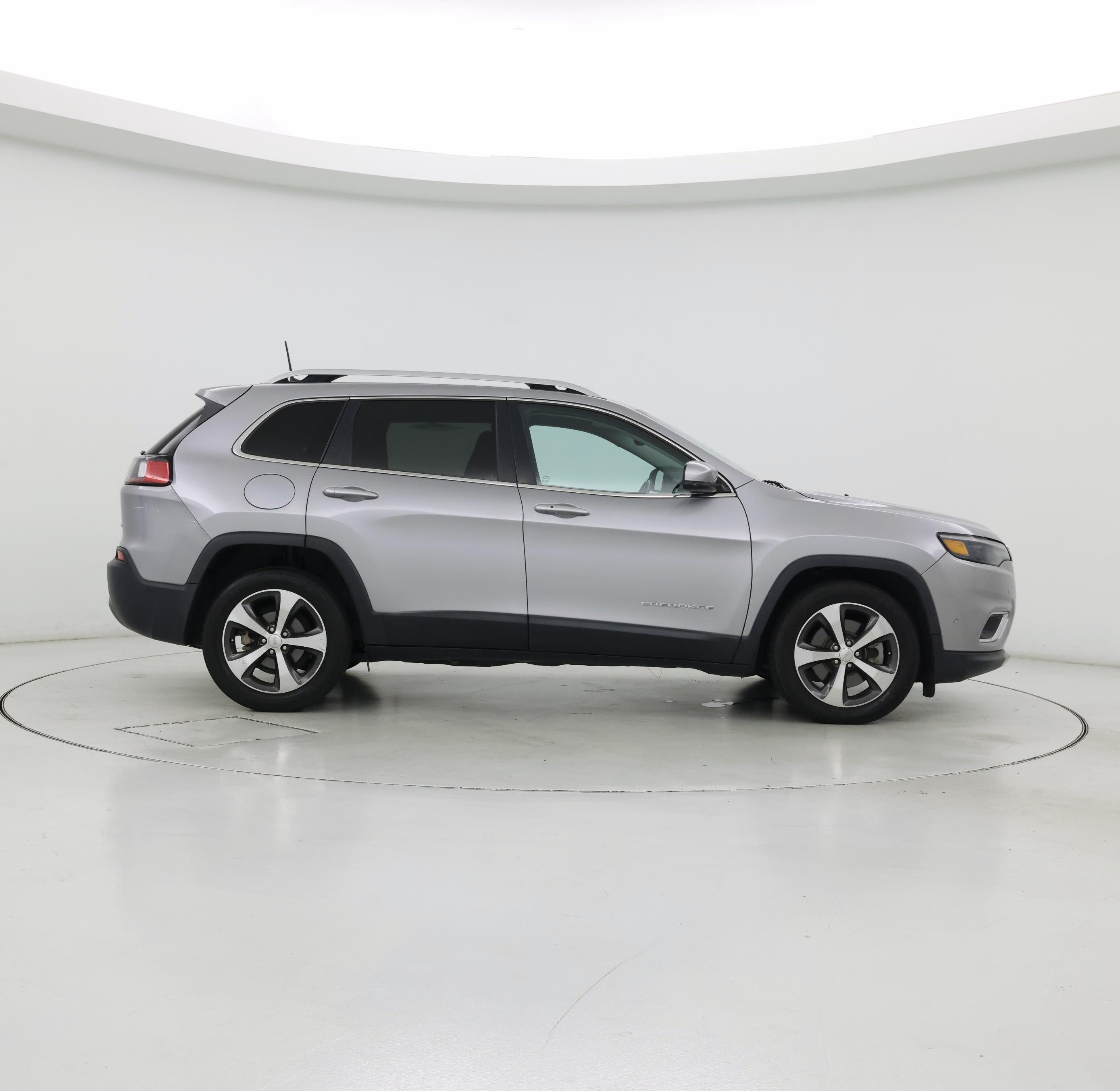 Thumbnail: 2019 Jeep Cherokee - 7