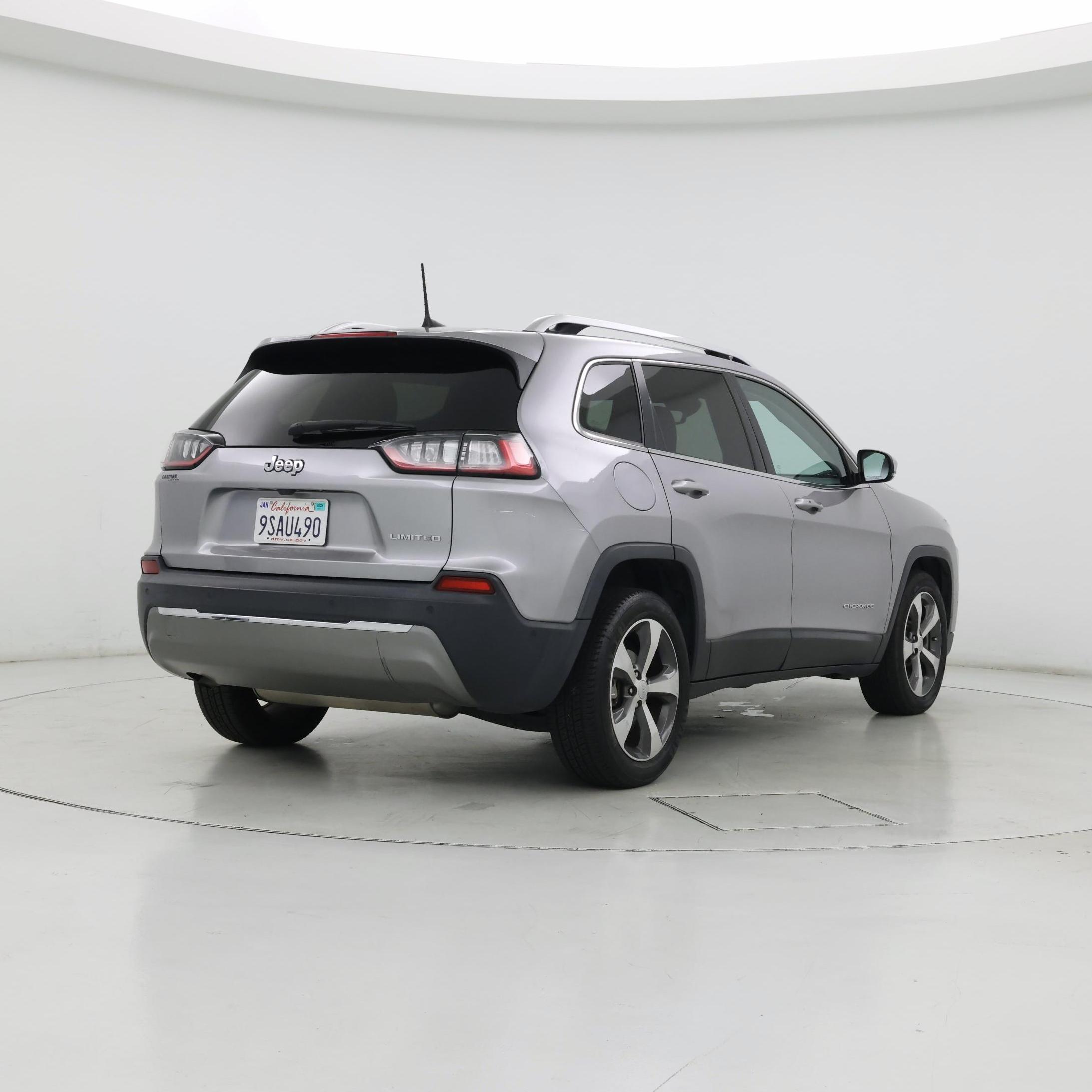 Thumbnail: 2019 Jeep Cherokee - 8