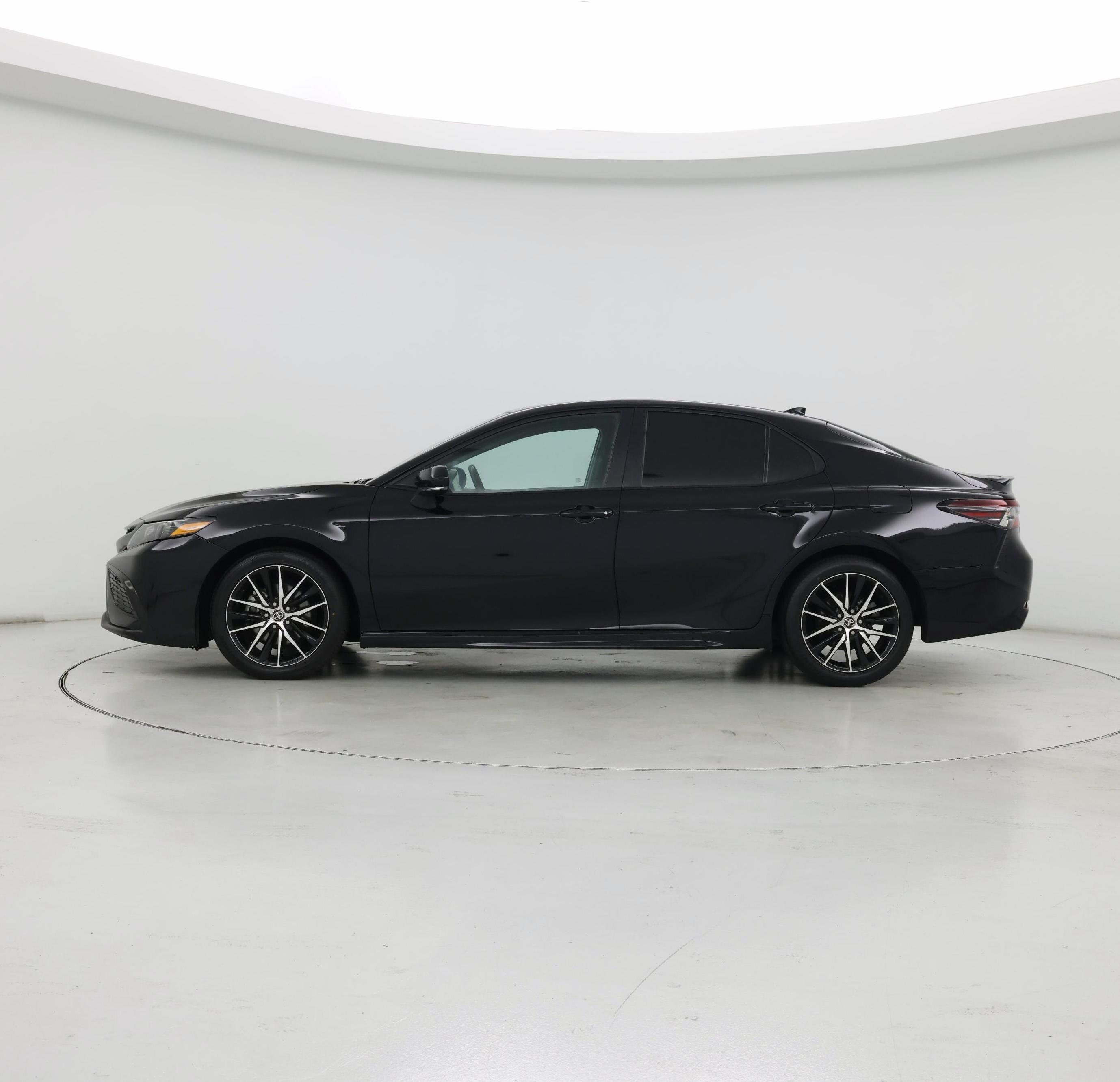 Thumbnail: 2022 Toyota Camry - 3