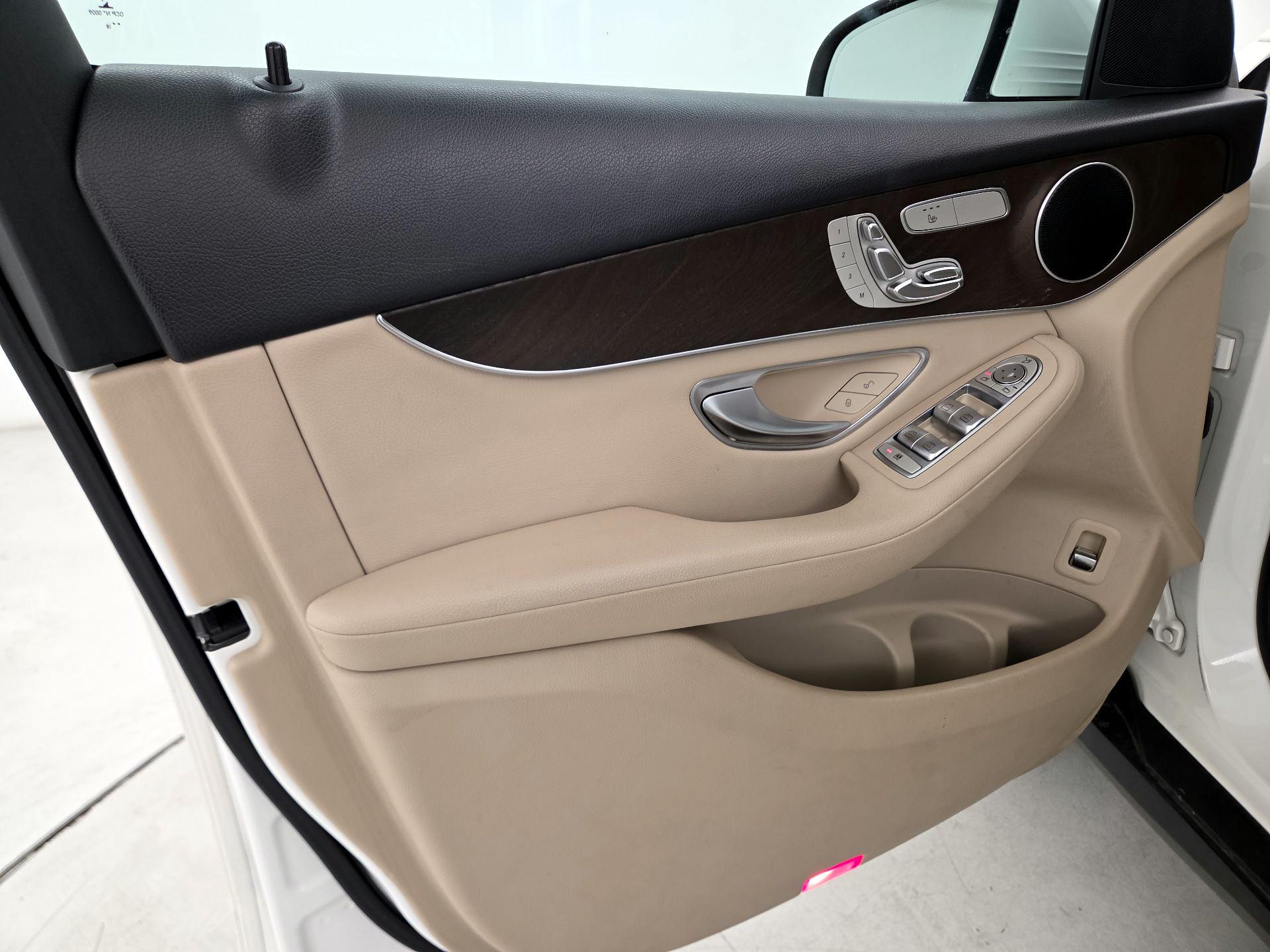 Thumbnail: 2019 Mercedes-Benz GLC - 12
