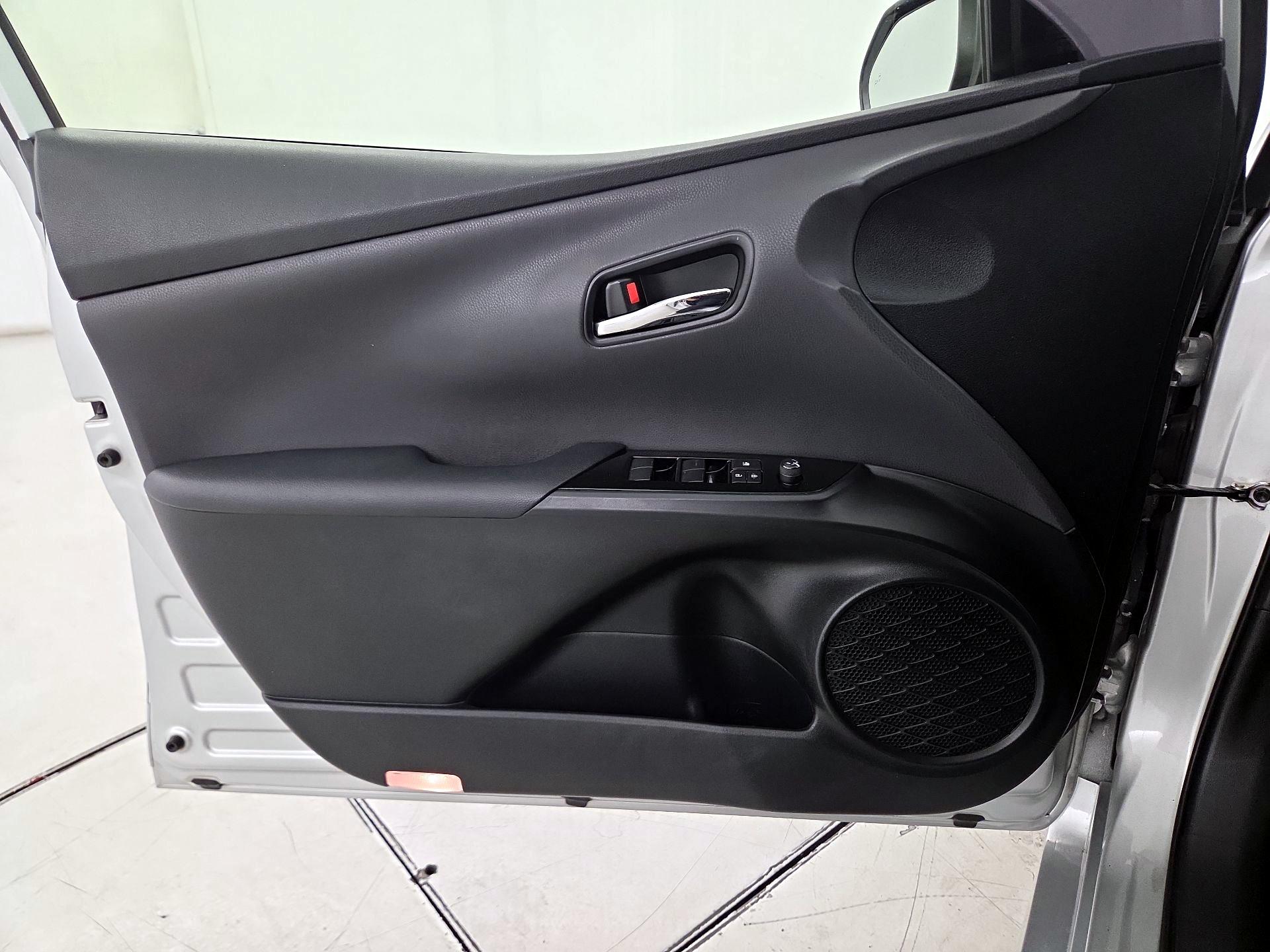 Thumbnail: 2021 Toyota Prius - 12