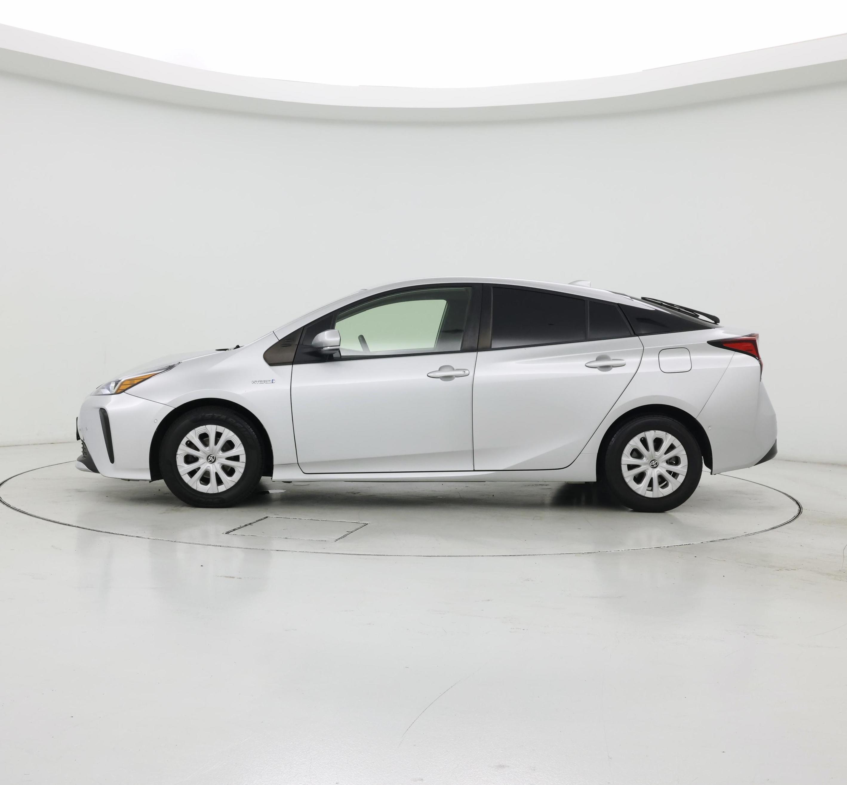 Thumbnail: 2021 Toyota Prius - 3