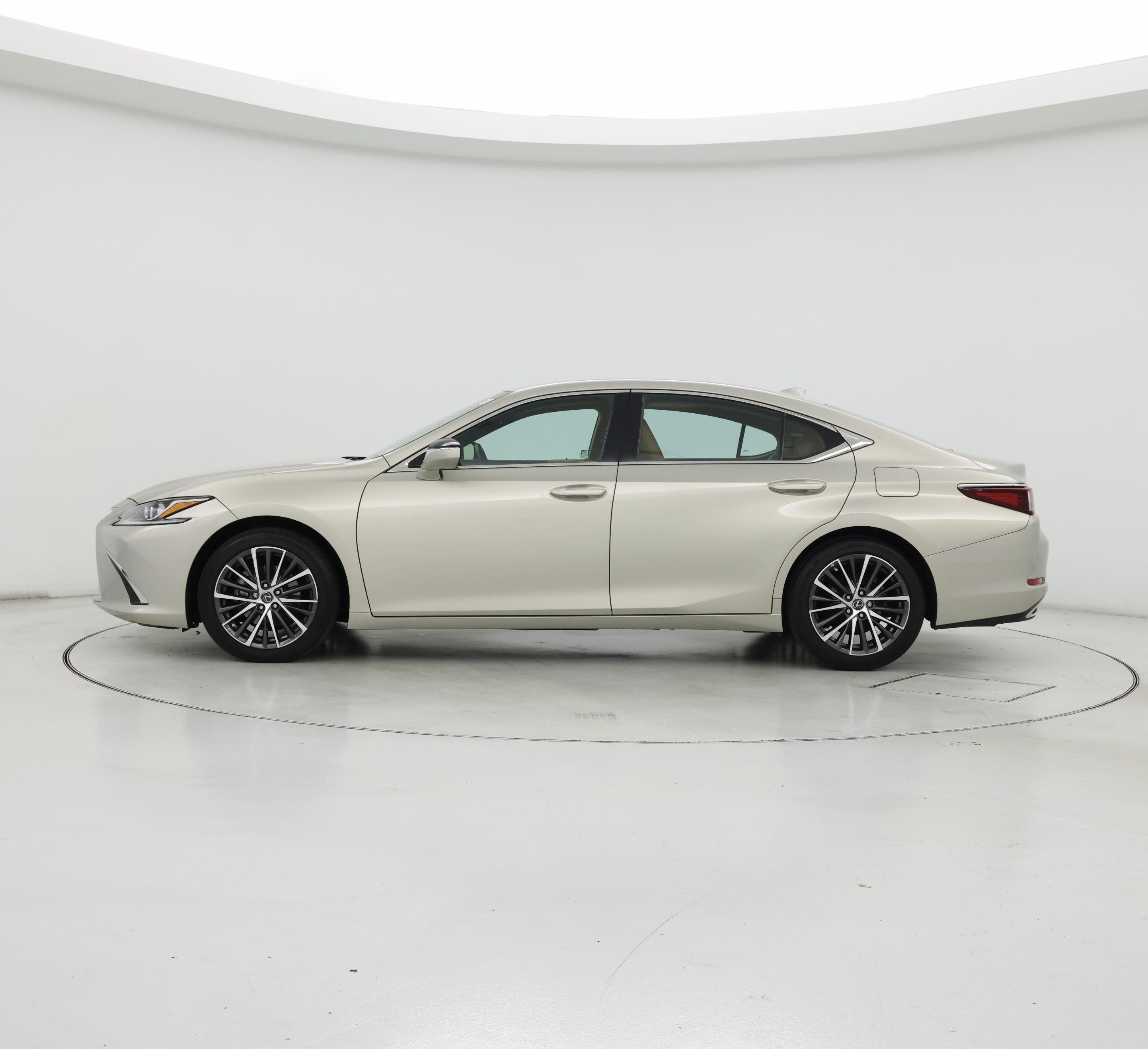 Thumbnail: 2023 Lexus ES - 3