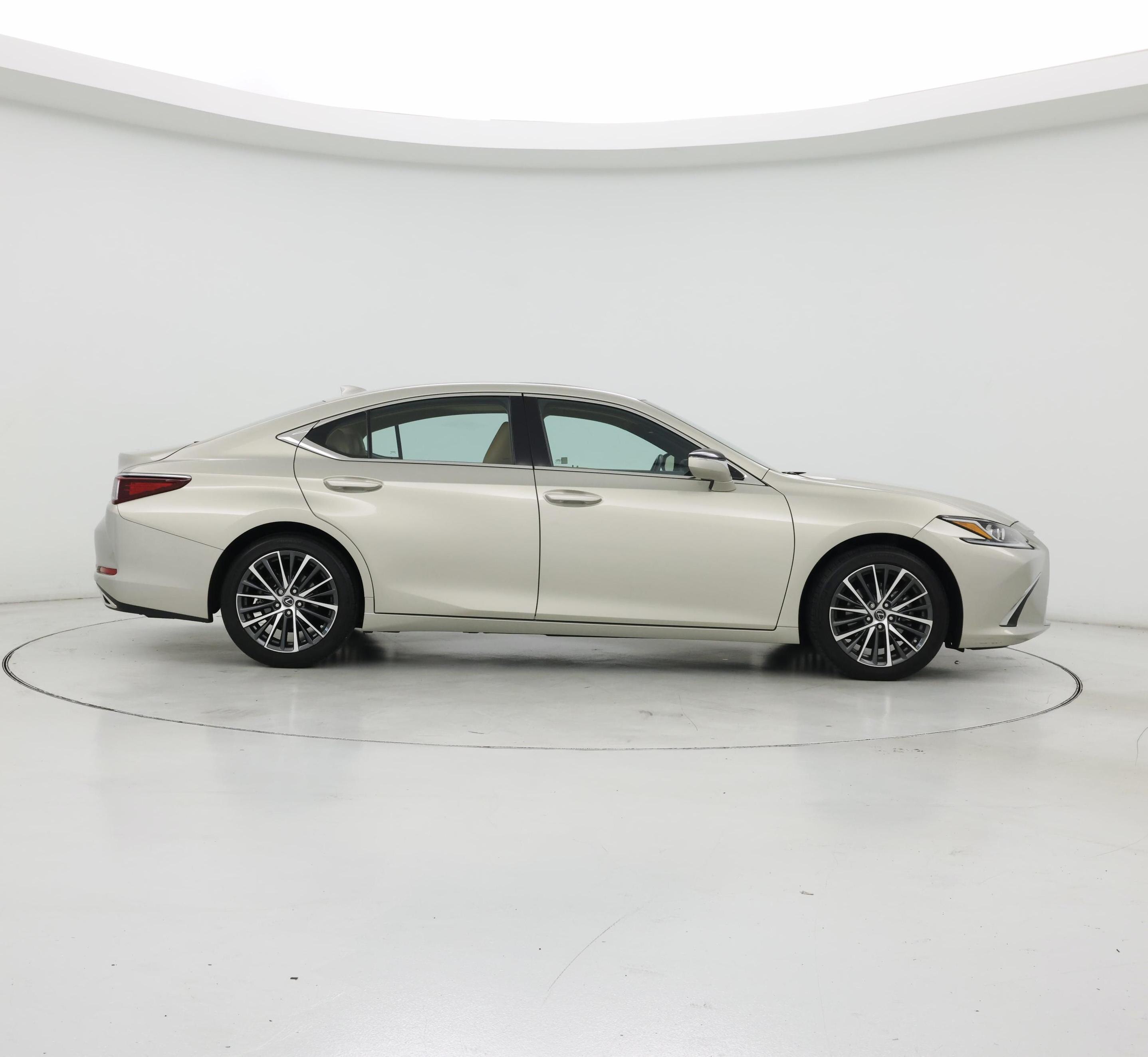 Thumbnail: 2023 Lexus ES - 7
