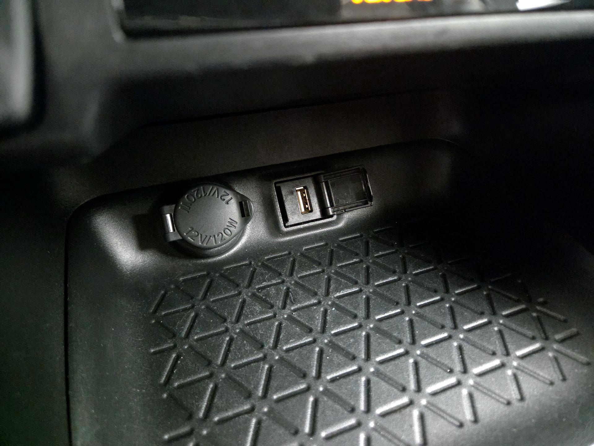 Thumbnail: 2021 Toyota RAV4 - 18