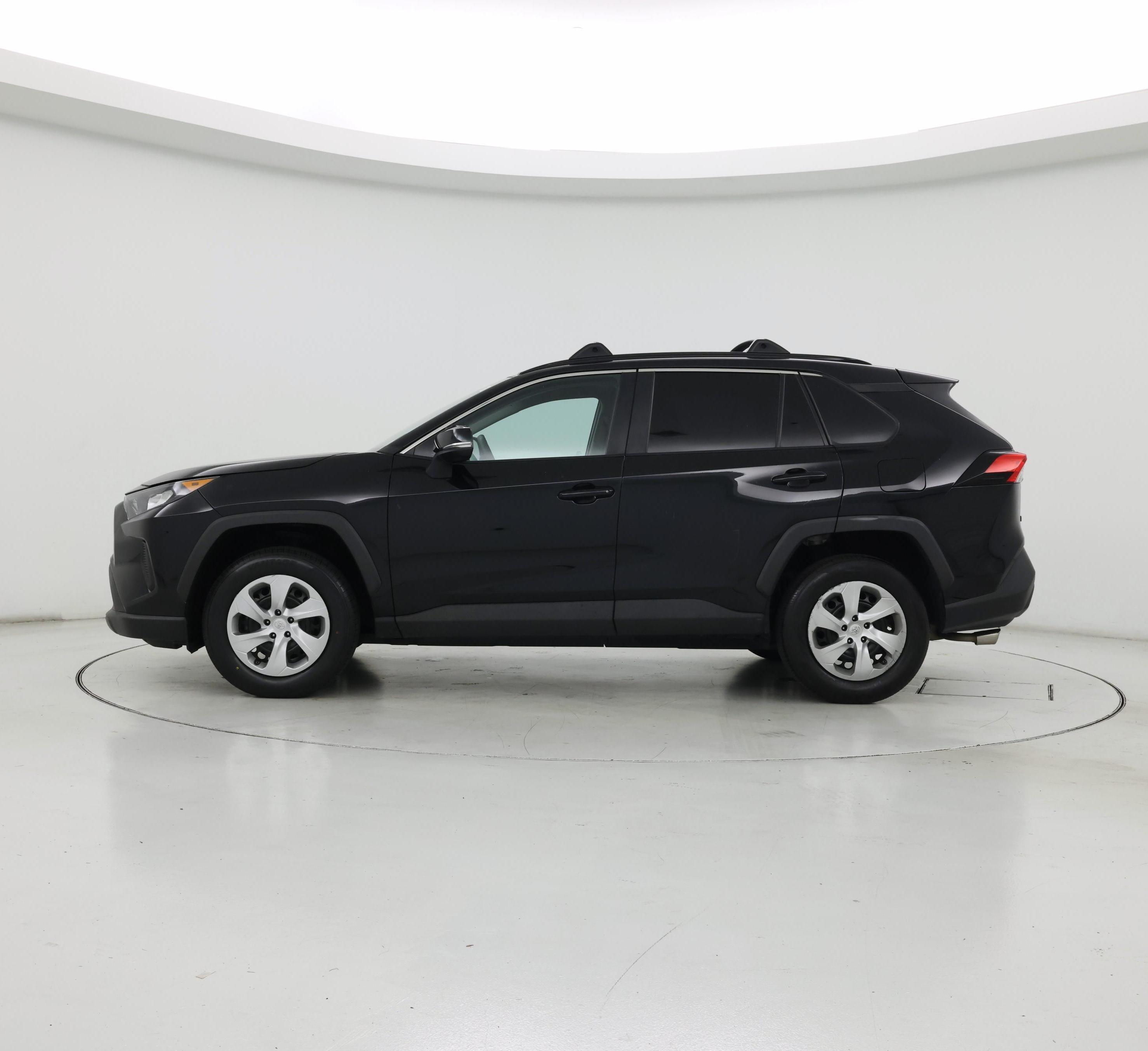 Thumbnail: 2021 Toyota RAV4 - 3