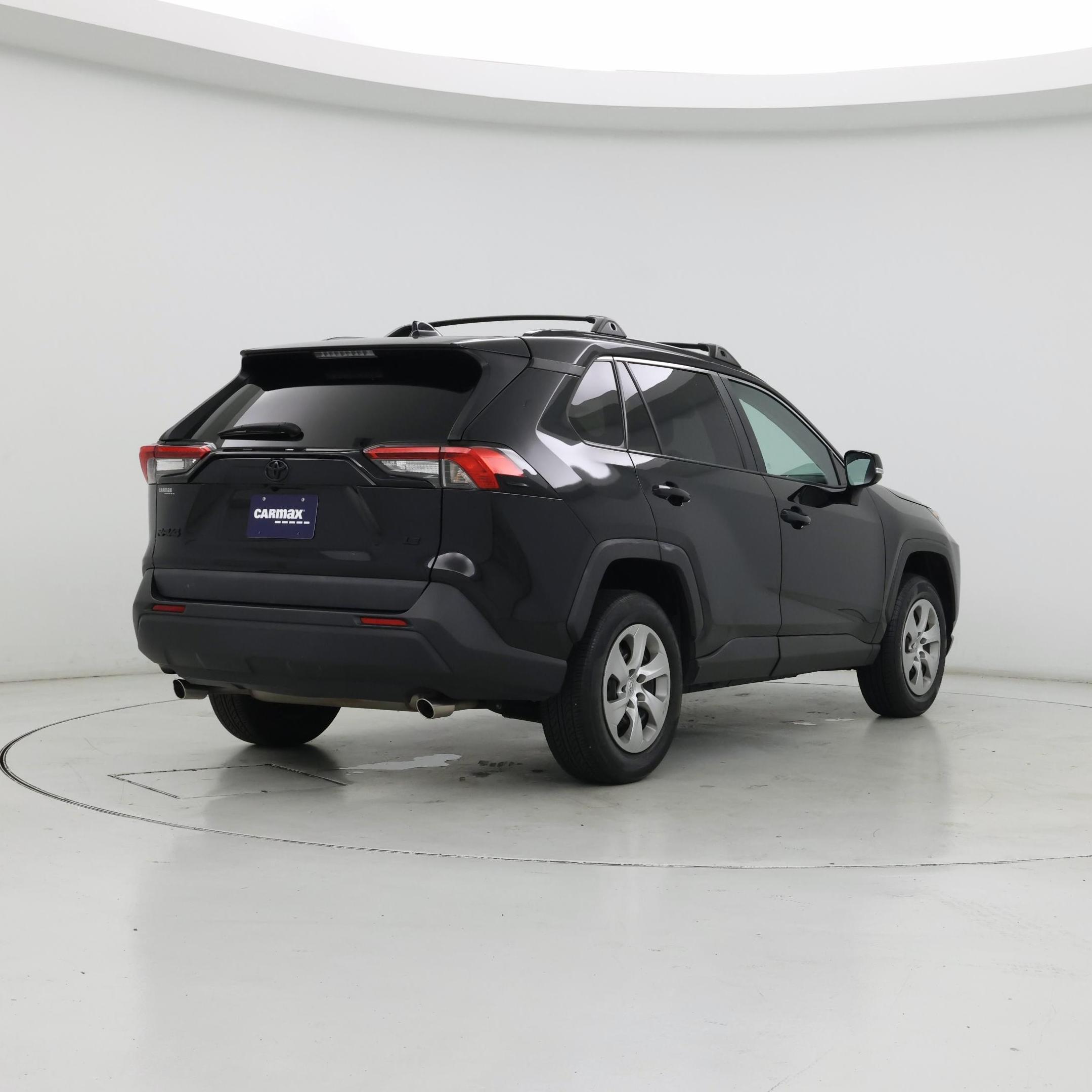 Thumbnail: 2021 Toyota RAV4 - 8