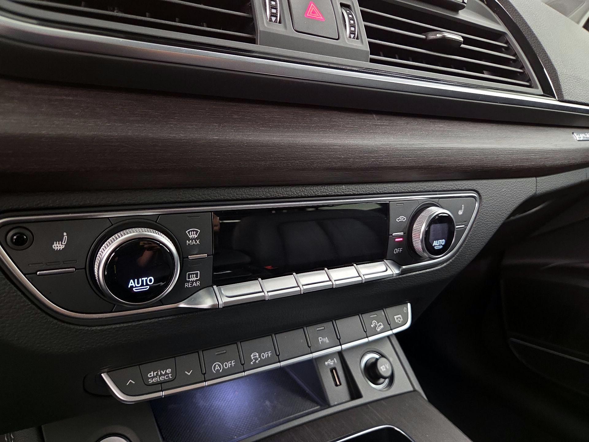 Thumbnail: 2021 Audi Q5 - 16