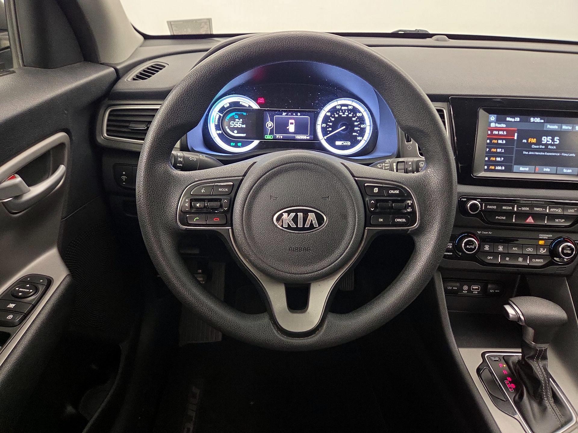 Thumbnail: 2018 Kia Niro - 10