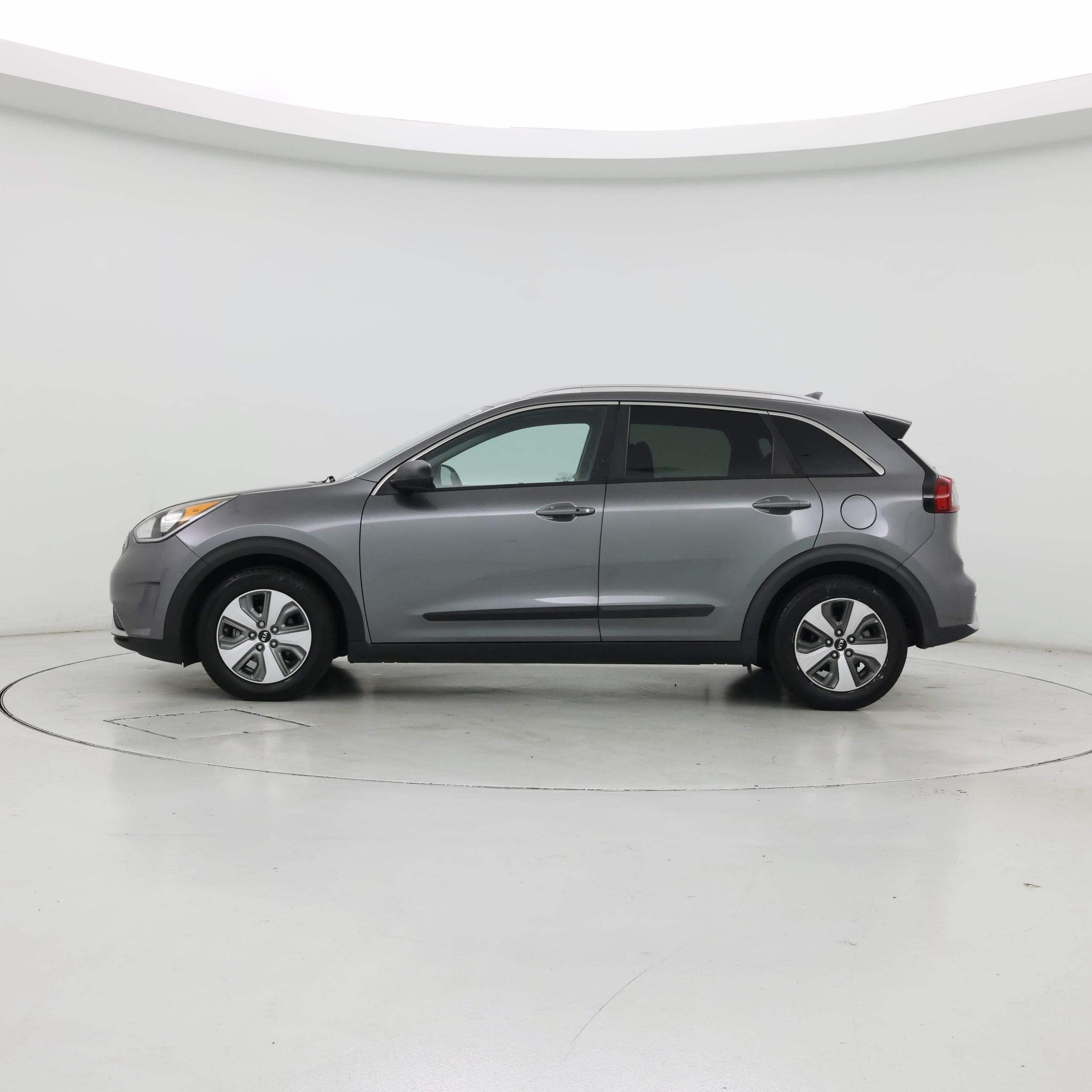 Thumbnail: 2018 Kia Niro - 3