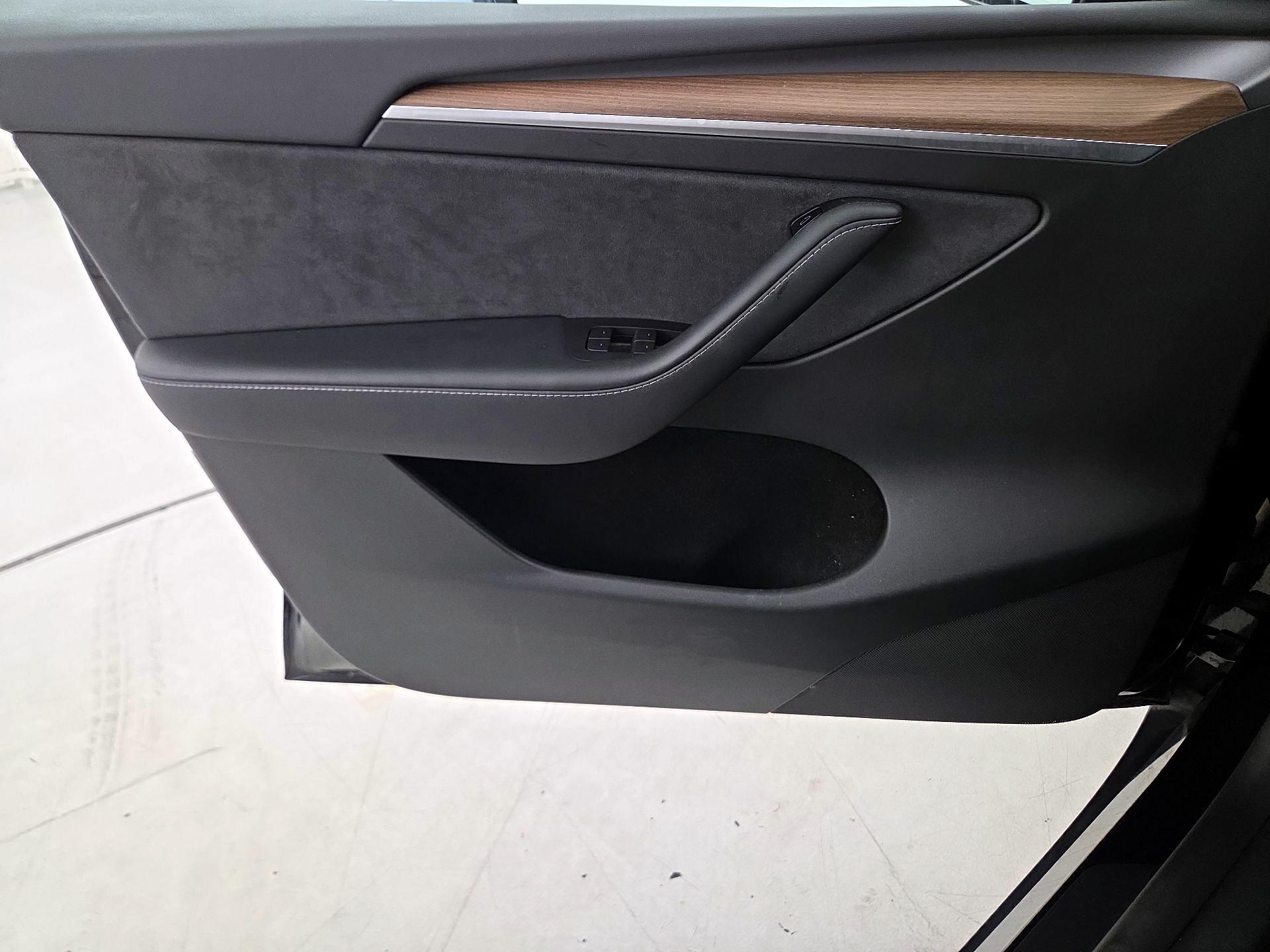 Thumbnail: 2022 Tesla Model Y - 12