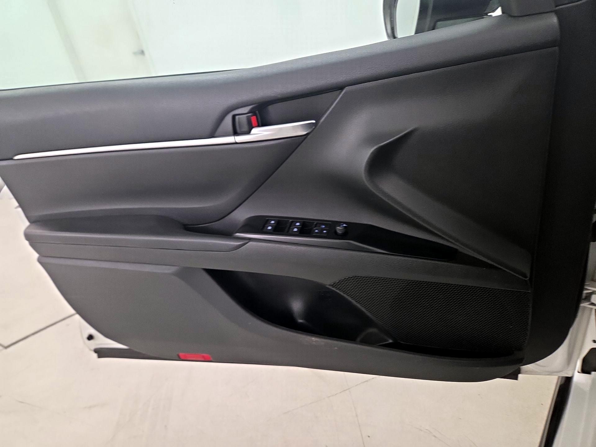 Thumbnail: 2020 Toyota Camry - 12