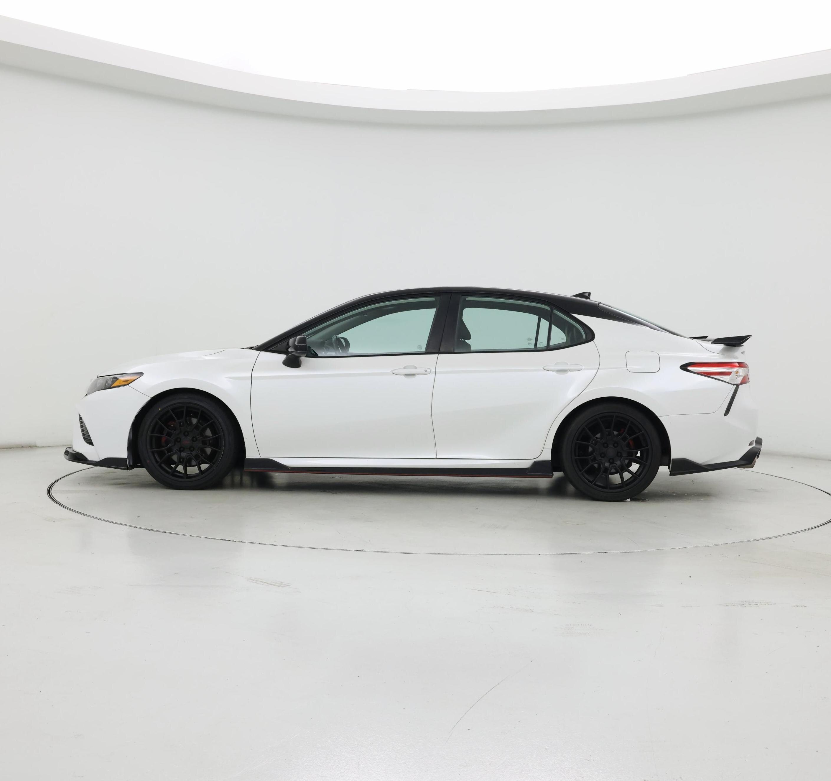 Thumbnail: 2020 Toyota Camry - 3
