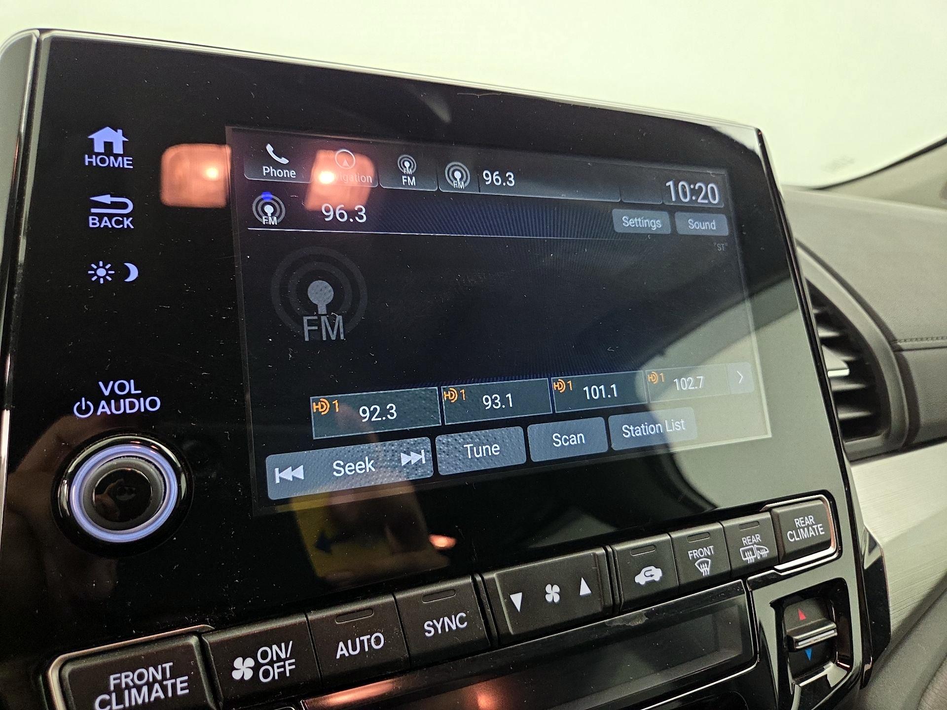 Thumbnail: 2018 Honda Odyssey - 16