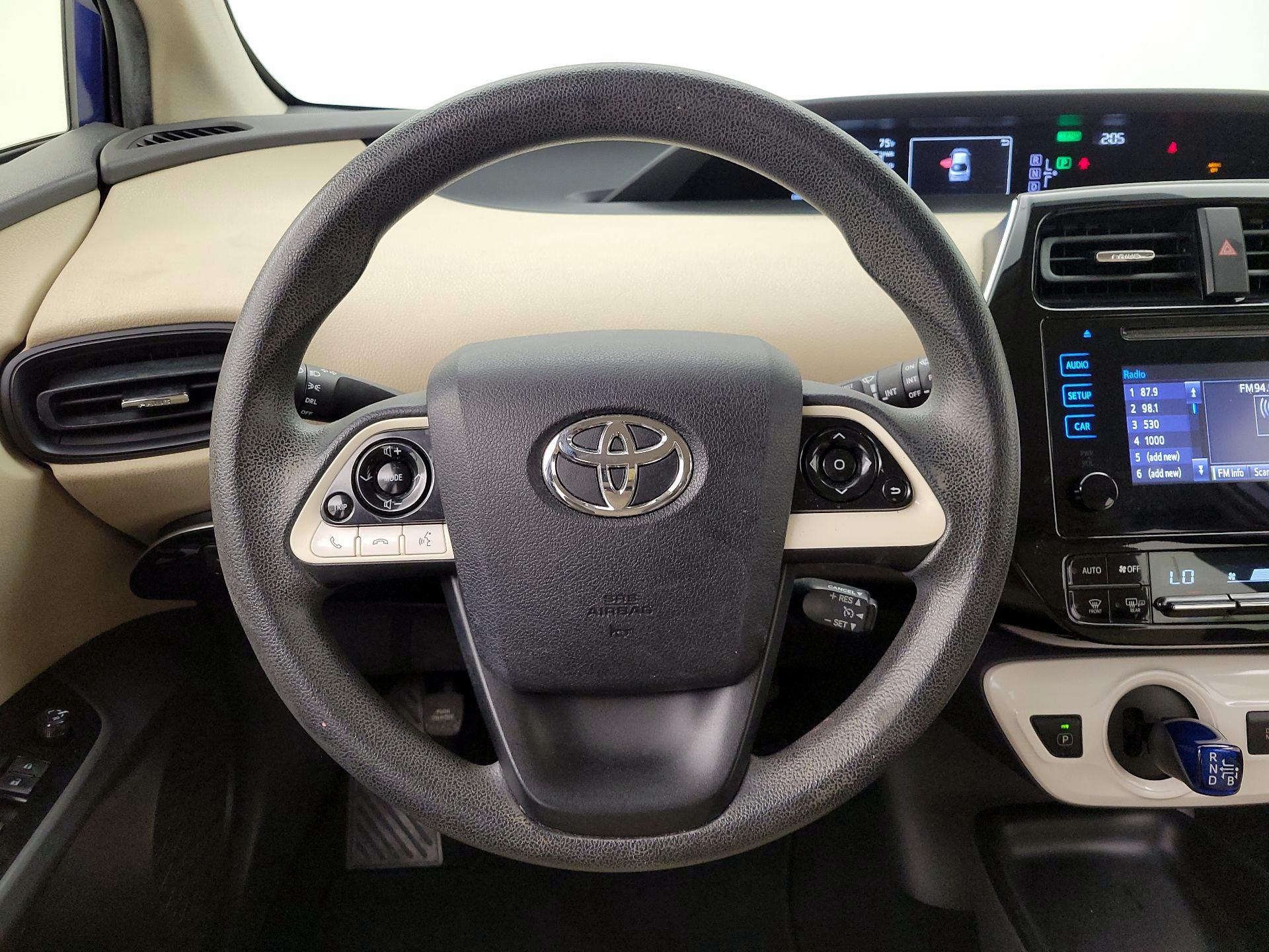Thumbnail: 2016 Toyota Prius - 10