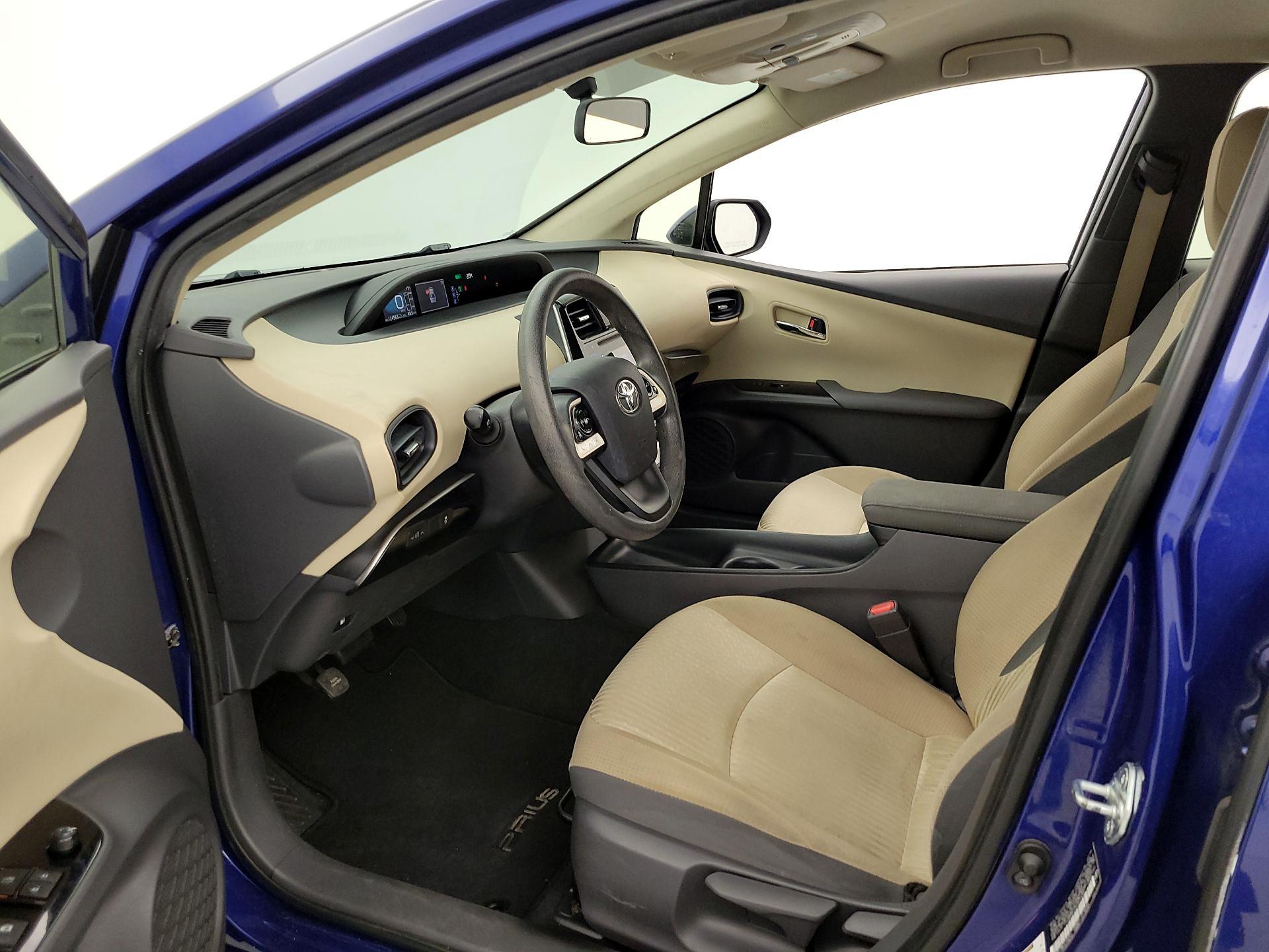 Thumbnail: 2016 Toyota Prius - 11