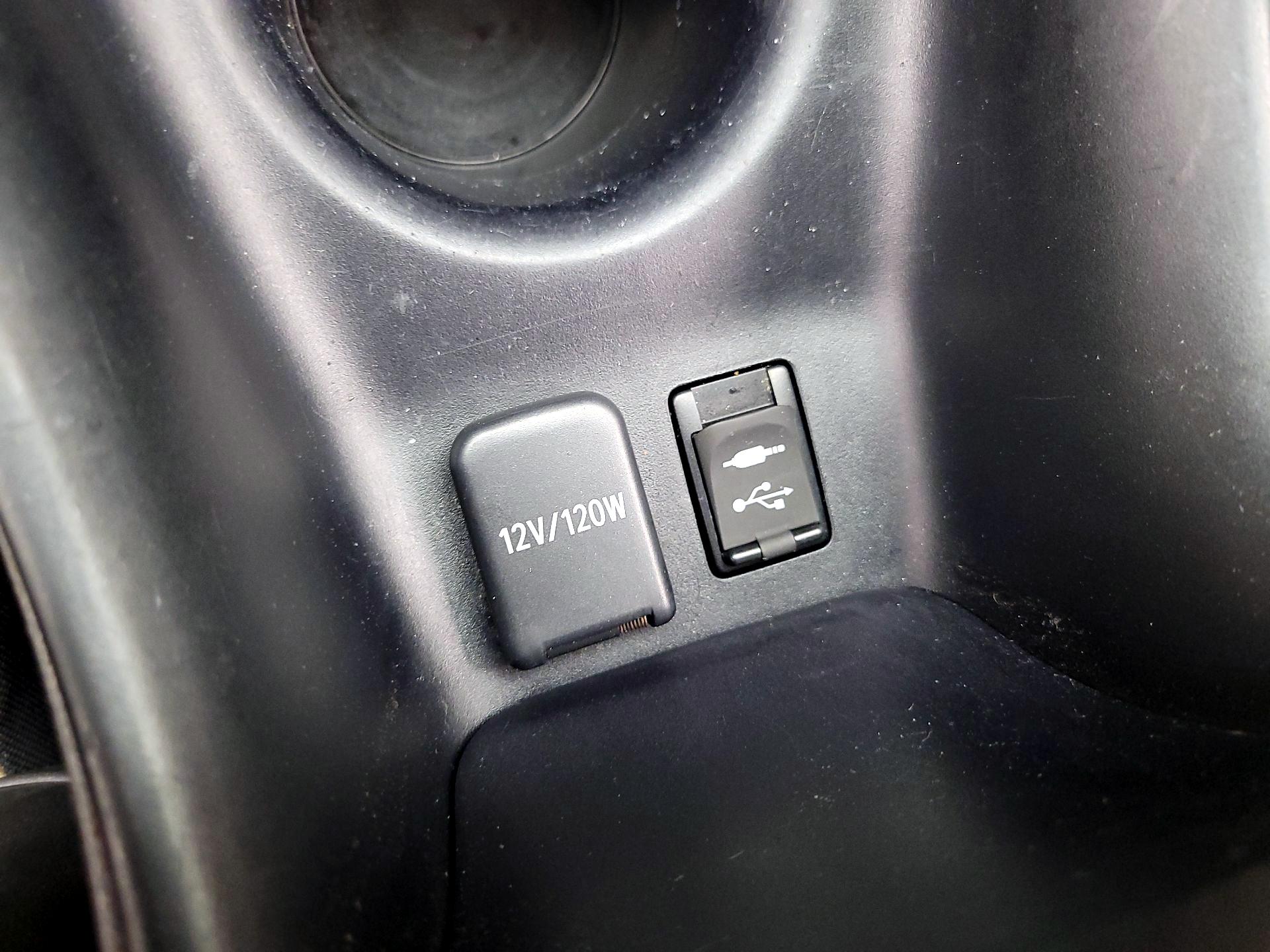 Thumbnail: 2016 Toyota Prius - 18