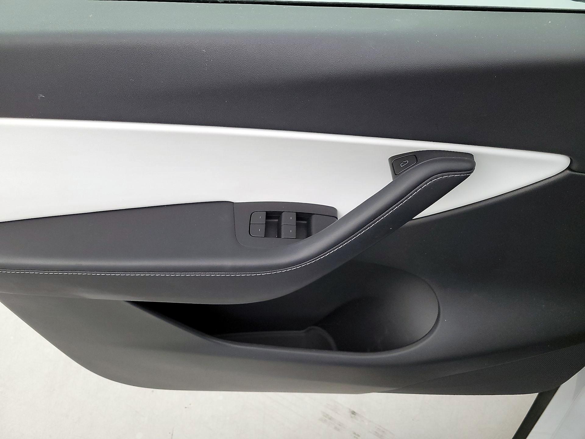 Thumbnail: 2022 Tesla Model Y - 12