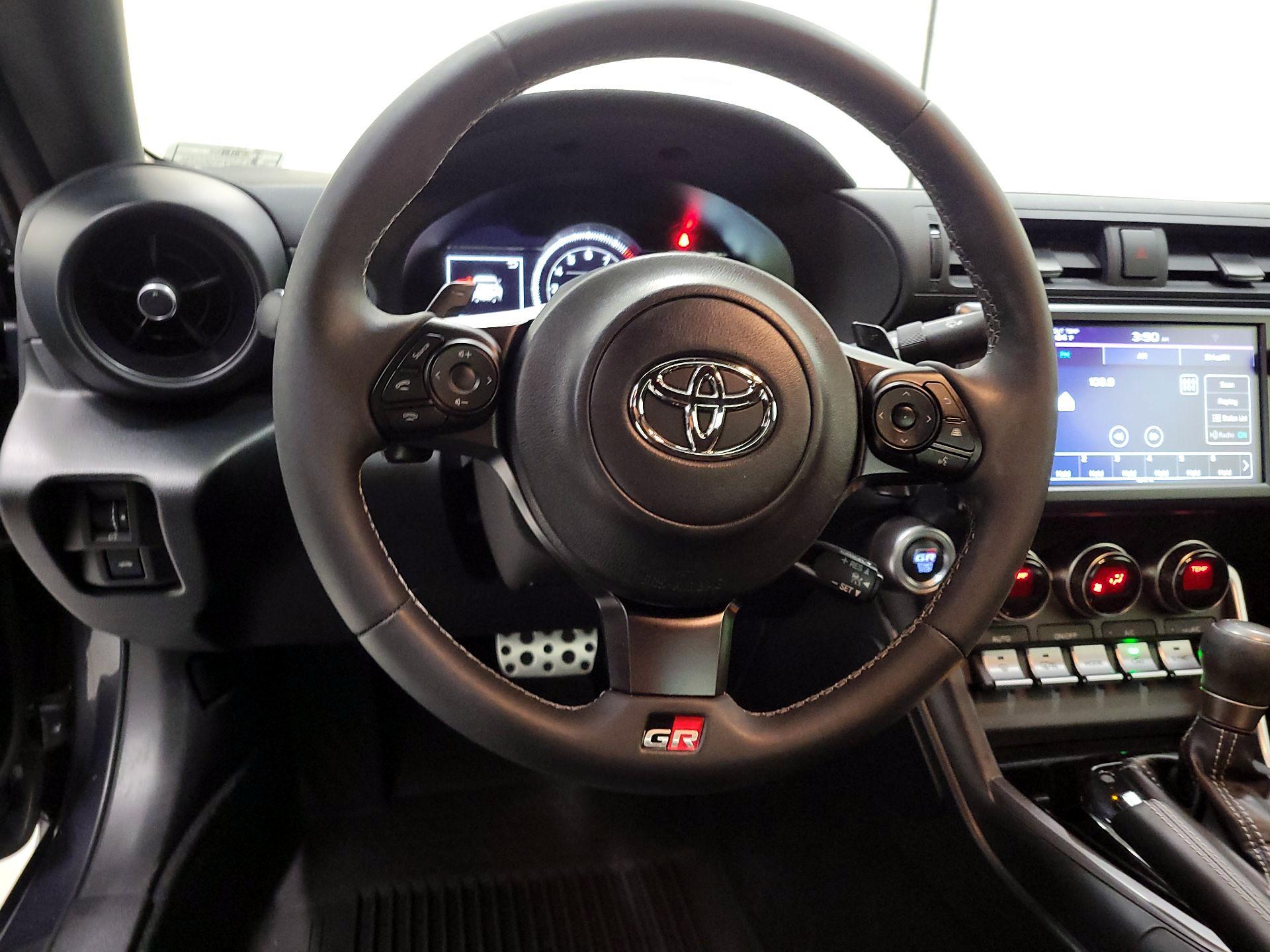 Thumbnail: 2023 Toyota GR86 - 10