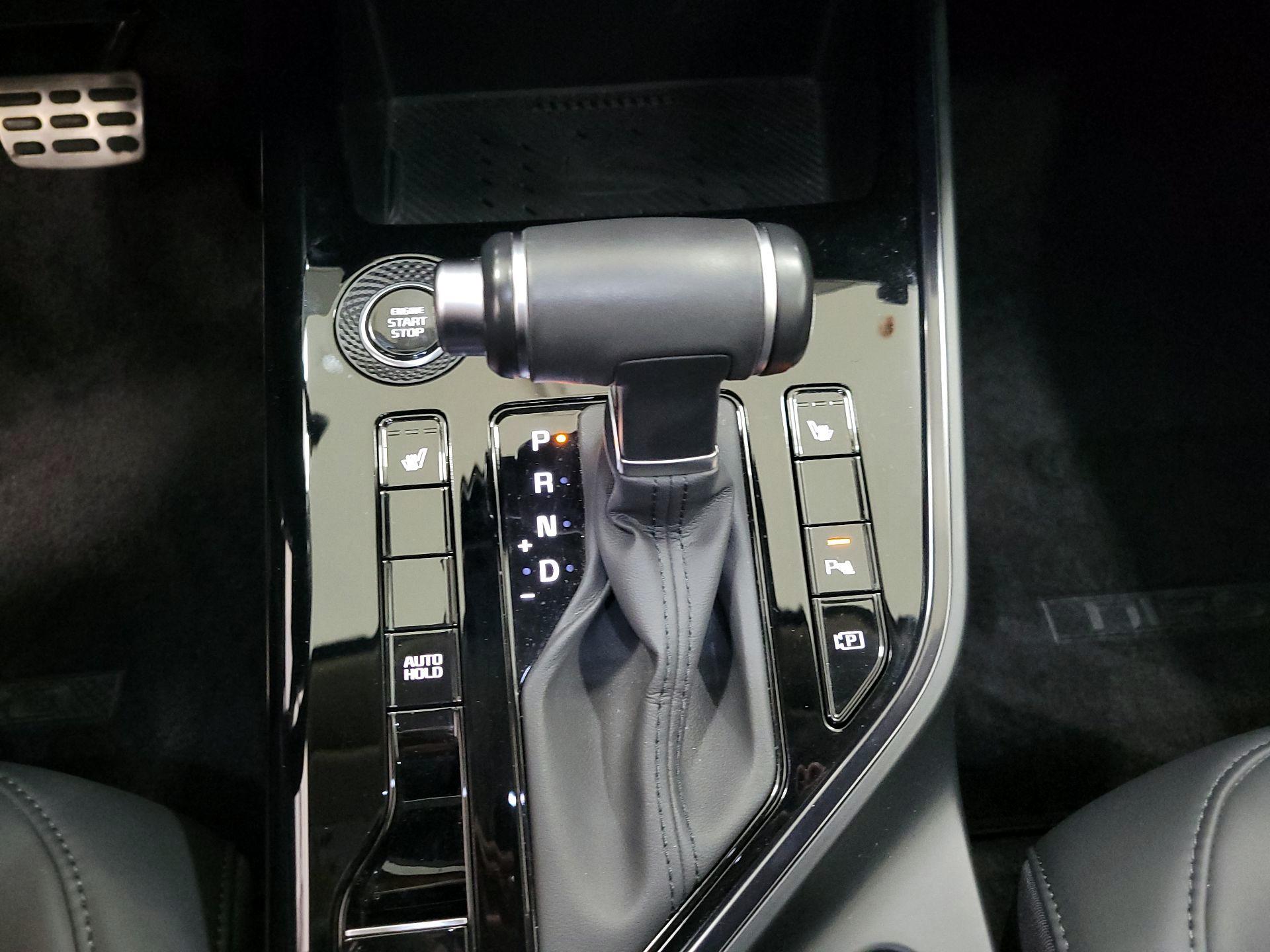 Thumbnail: 2025 Kia Niro - 18