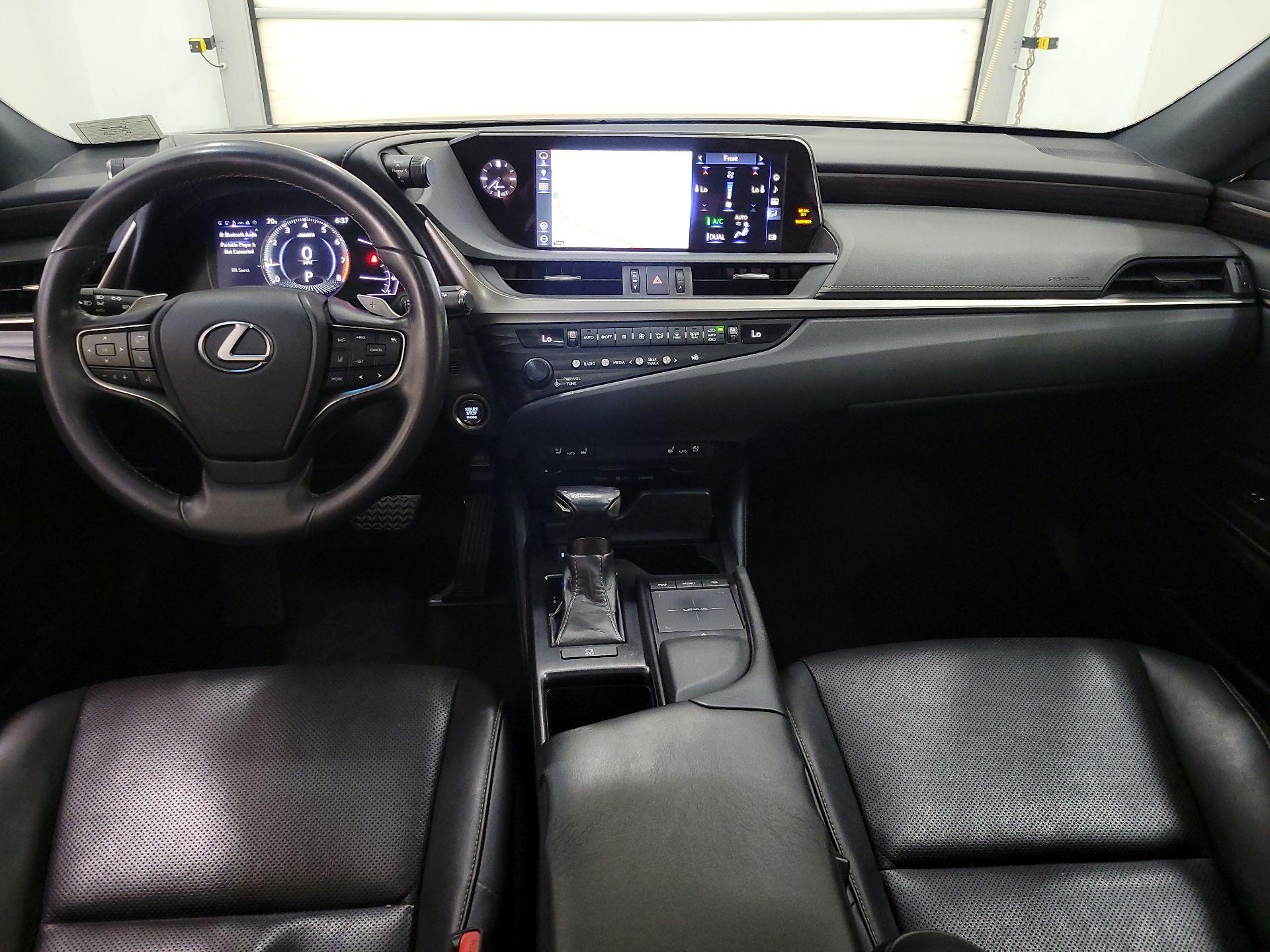 Thumbnail: 2019 Lexus ES - 9