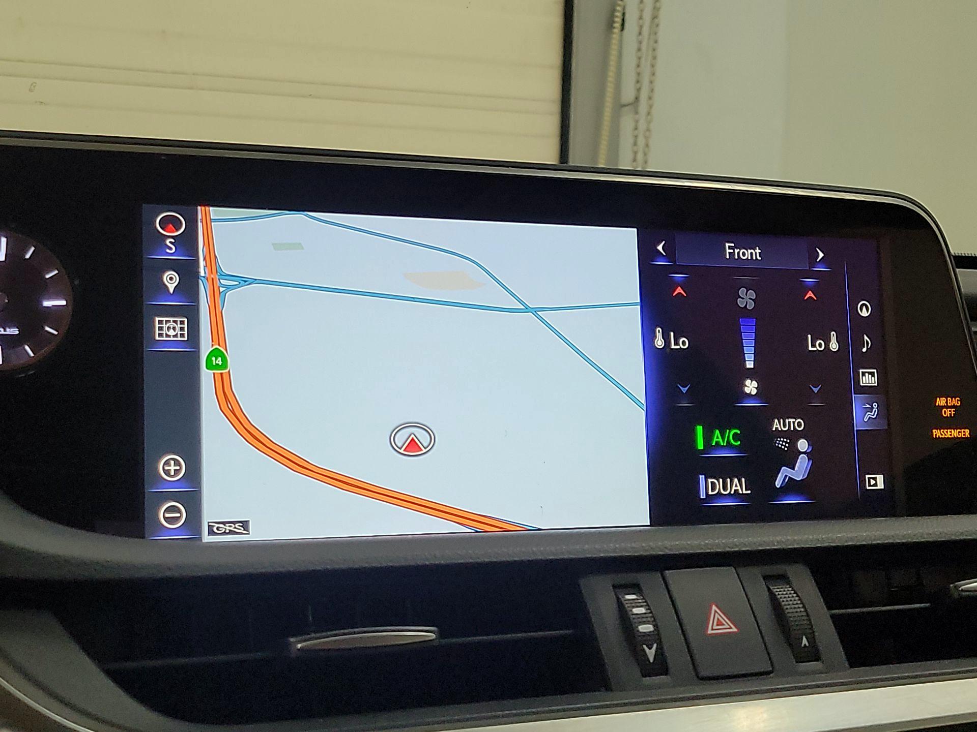 Thumbnail: 2019 Lexus ES - 14