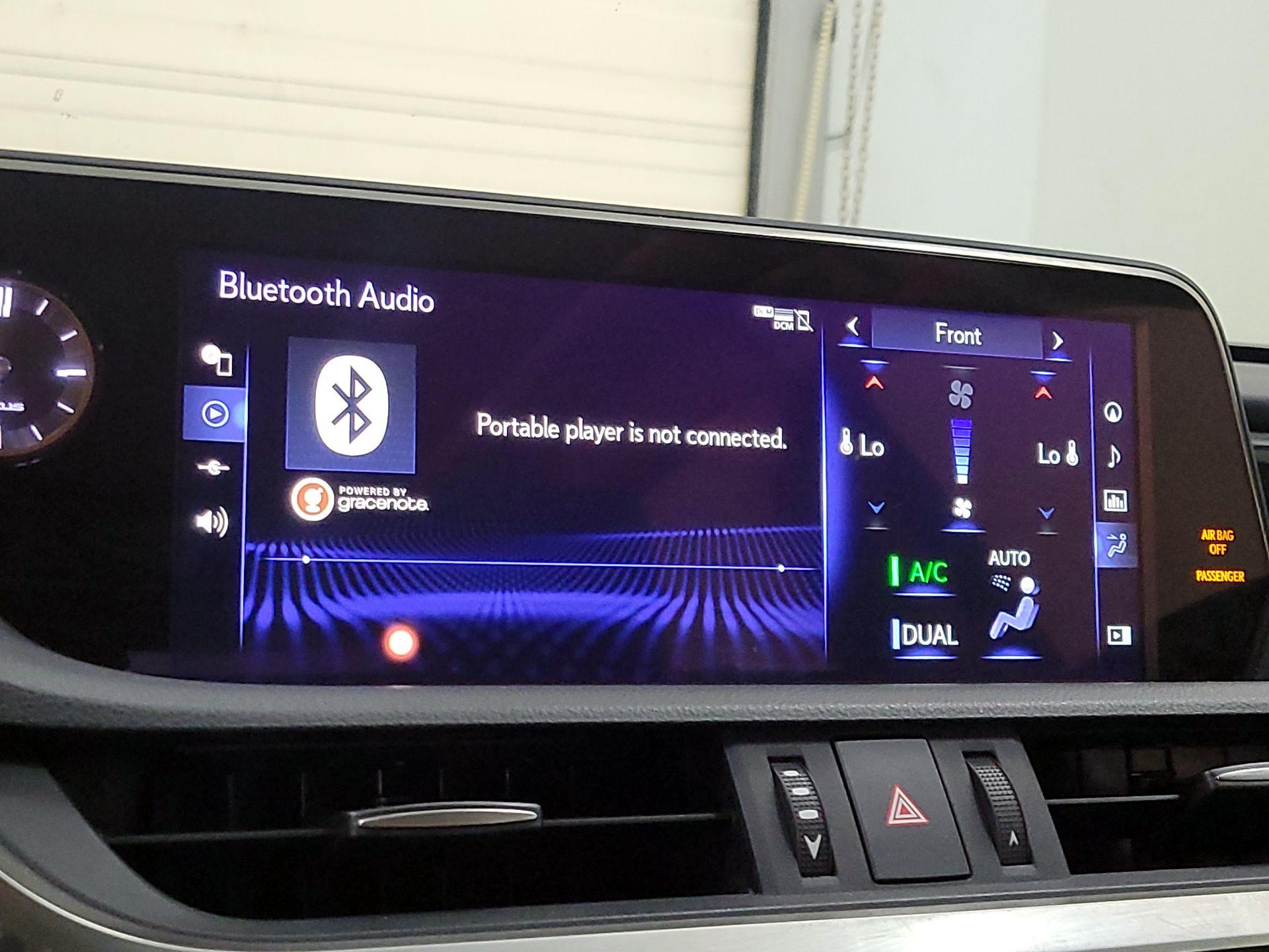 Thumbnail: 2019 Lexus ES - 16
