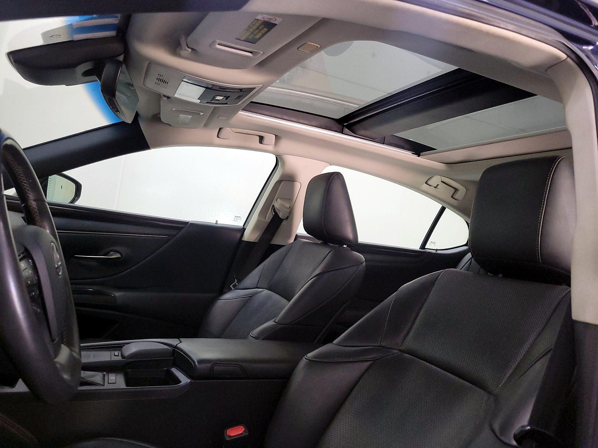 Thumbnail: 2019 Lexus ES - 20