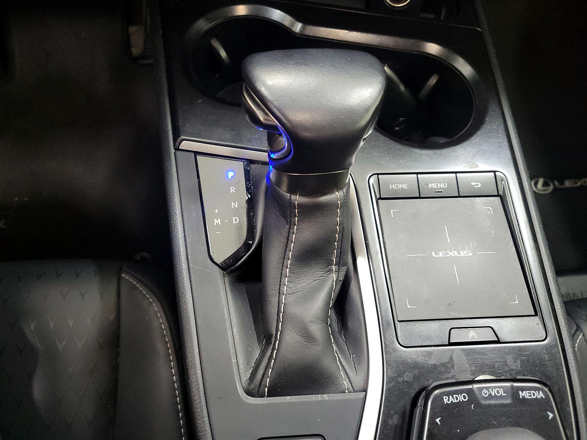 Thumbnail: 2021 Lexus UX - 17