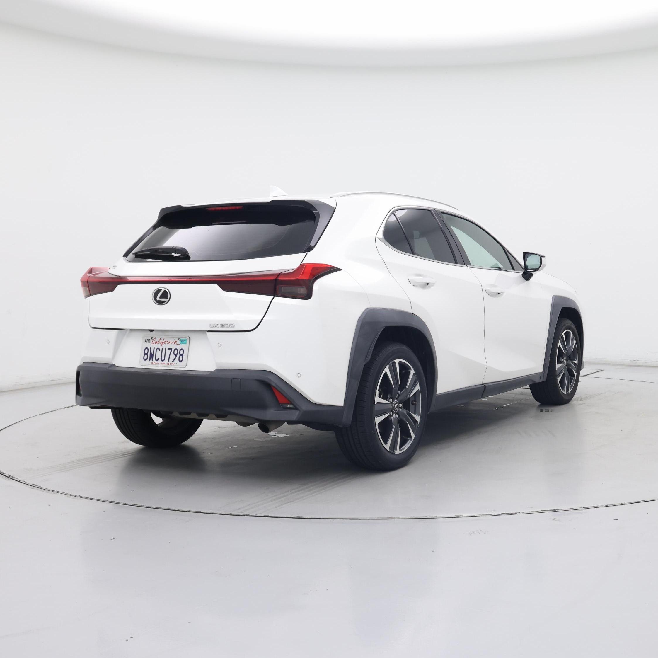 Thumbnail: 2021 Lexus UX - 8